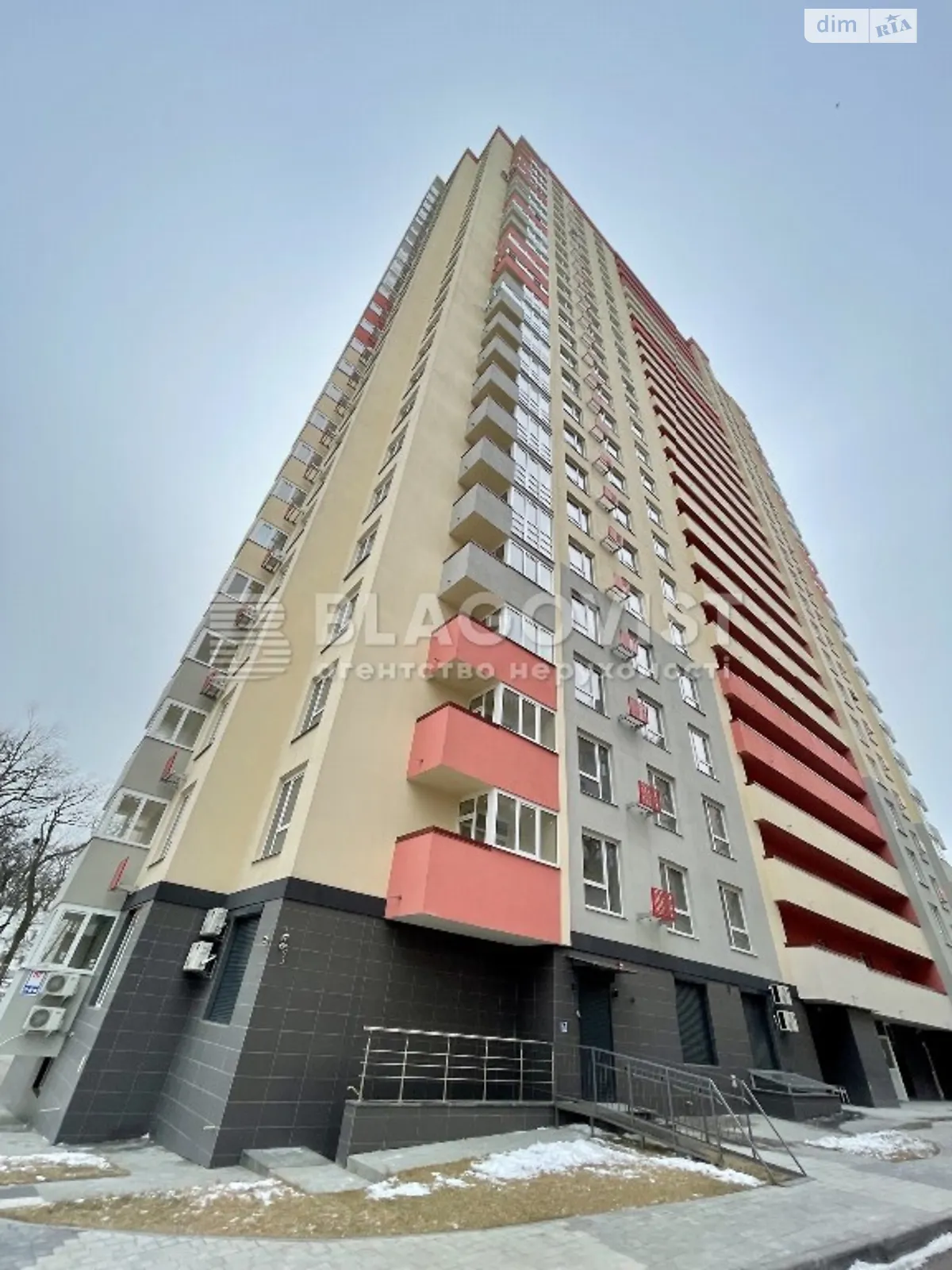 Продается 2-комнатная квартира 65 кв. м в Киеве, ул. Василия Стуса, 7Б