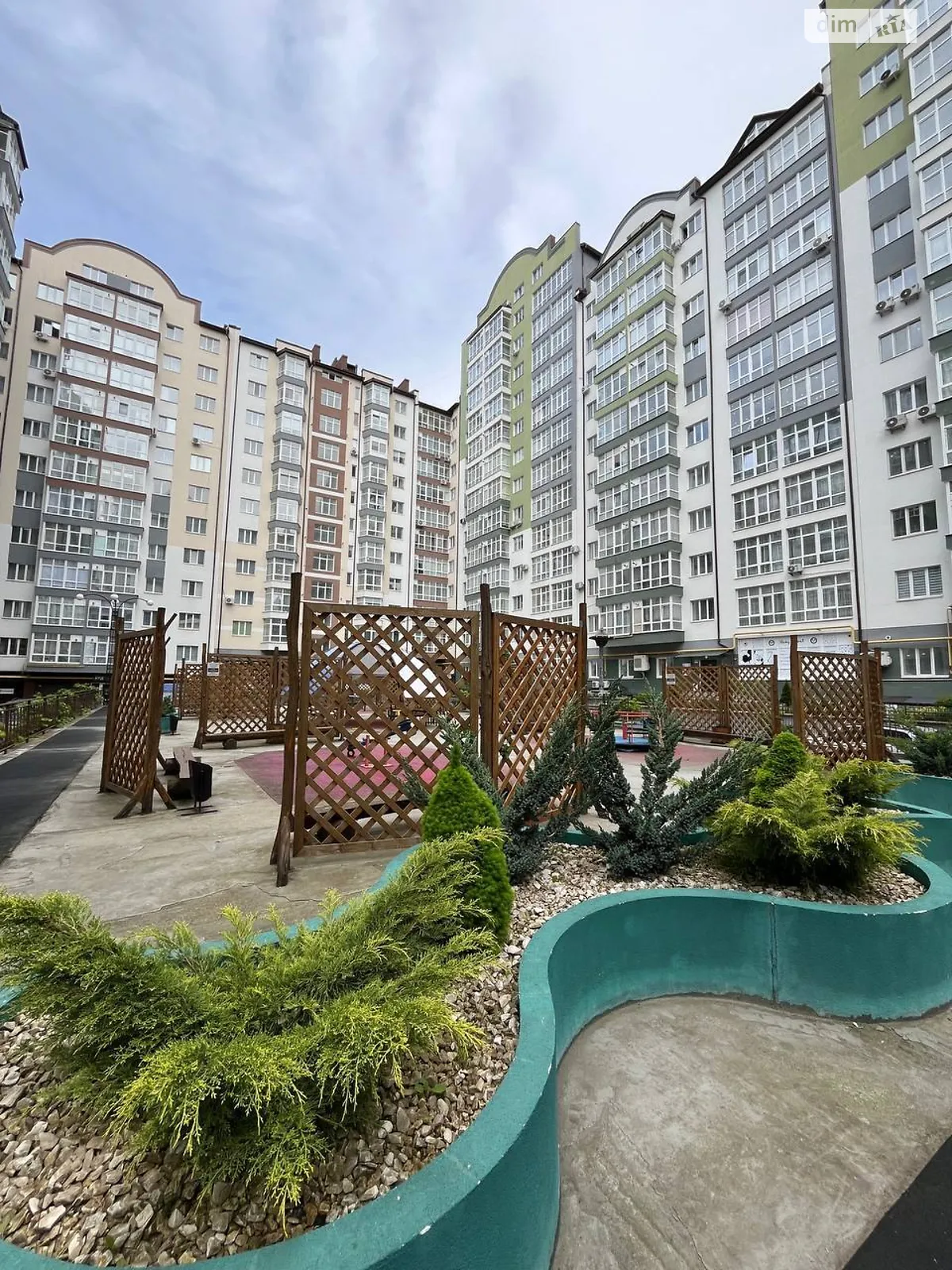 Продається 2-кімнатна квартира 60.7 кв. м у Івано-Франківську, вул. Височана Семена, 18 - фото 1