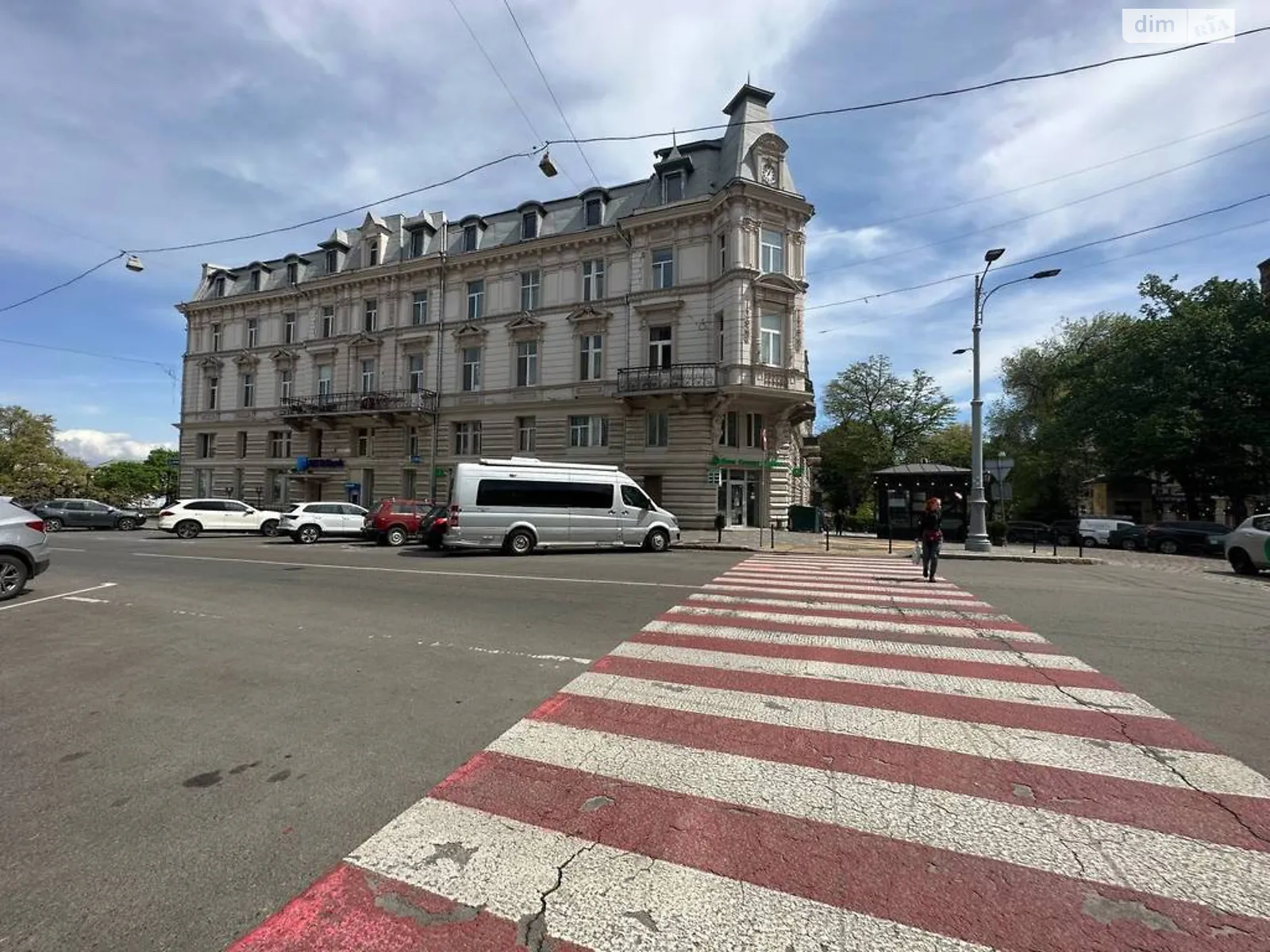 Продается 3-комнатная квартира 115 кв. м в Одессе, ул. Дерибасовская - фото 1