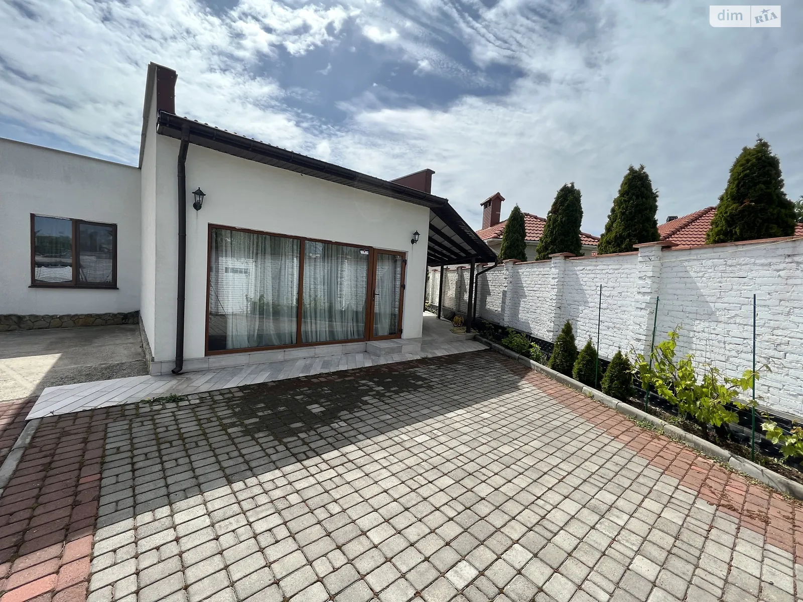 Продается одноэтажный дом 155 кв. м с беседкой, цена: 270000 $ - фото 1