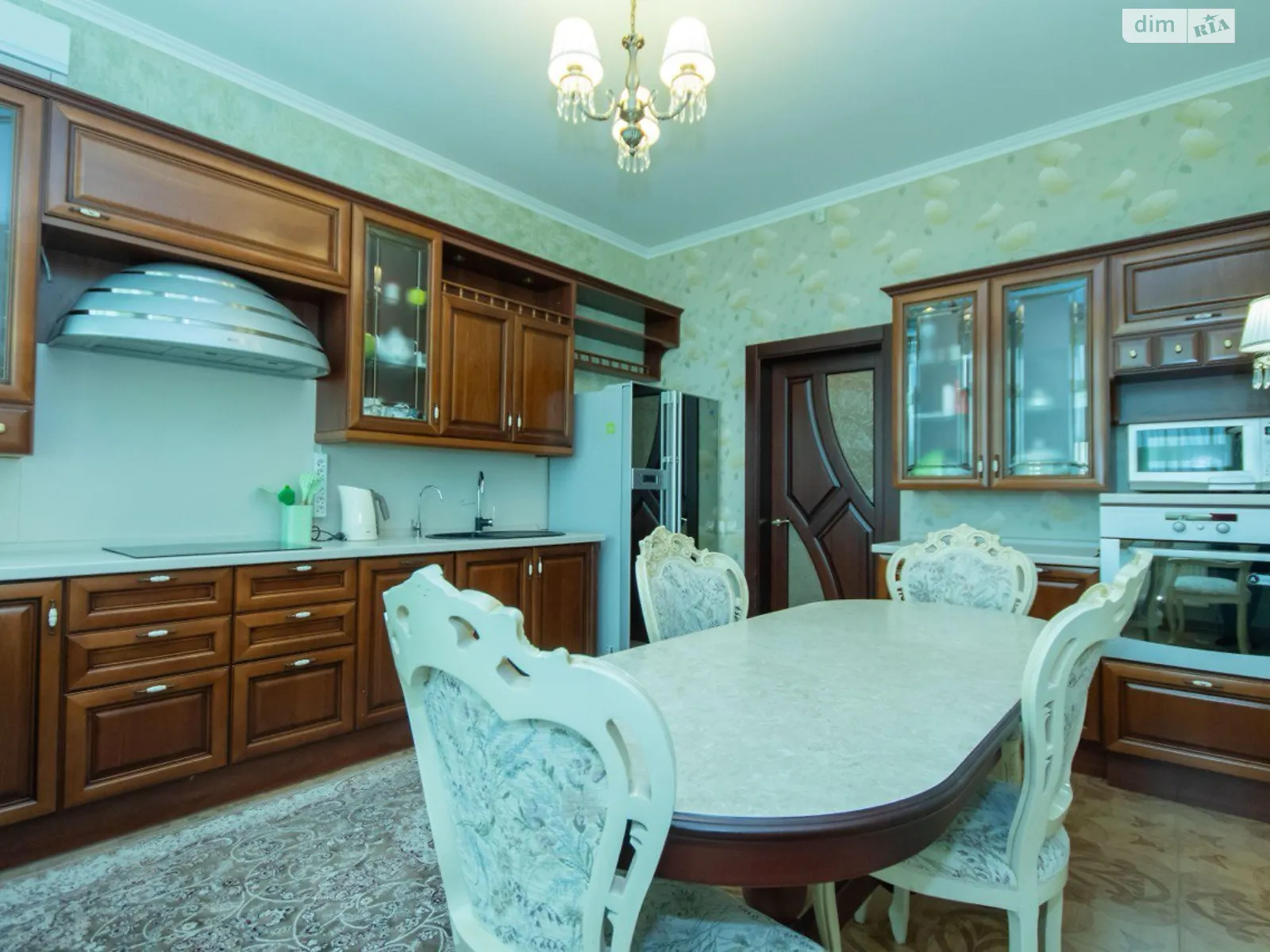 Сдается в аренду 3-комнатная квартира 131 кв. м в Киеве - фото 3