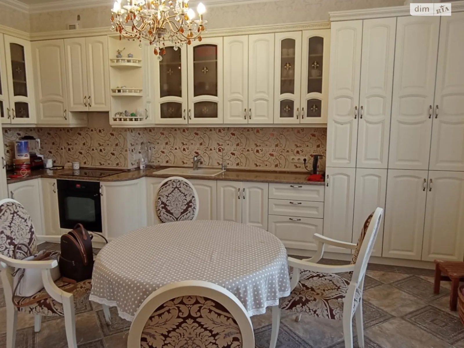 Продается 3-комнатная квартира 140 кв. м в Одессе, цена: 300000 $