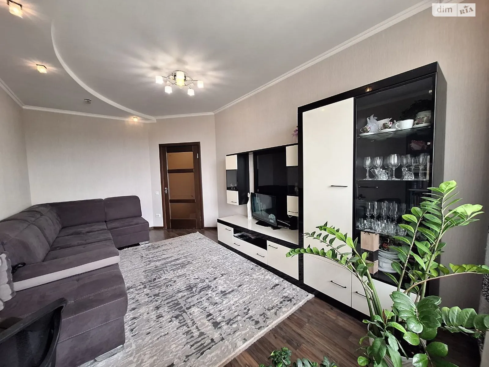 Продается 2-комнатная квартира 62 кв. м в Ивано-Франковске, цена: 68000 $