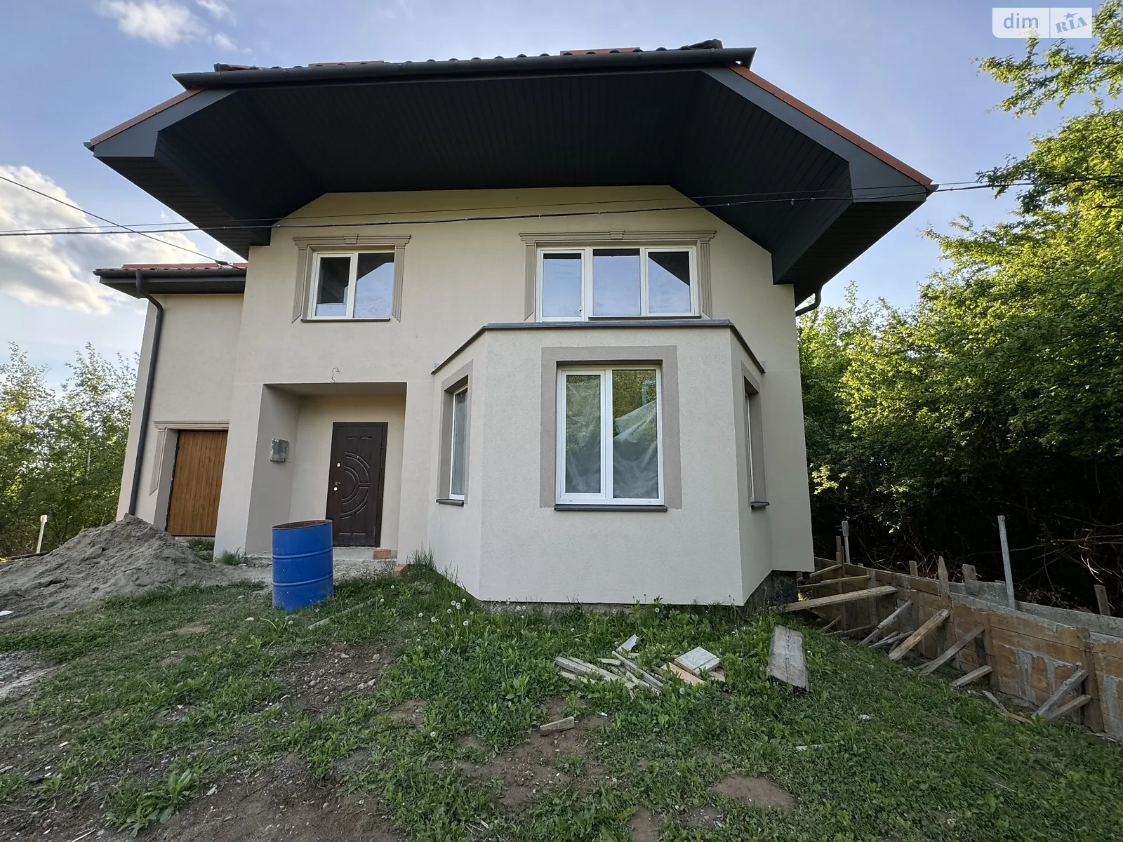 Продается дом на 2 этажа 133 кв. м с камином, цена: 130000 $