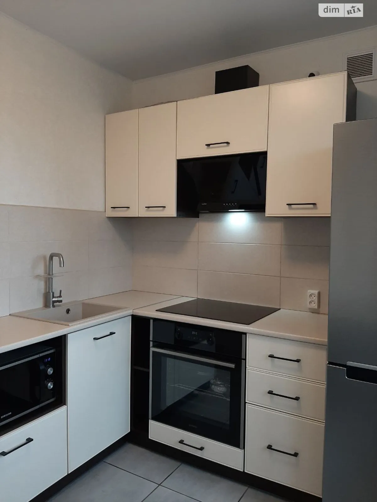 Продается 2-комнатная квартира 51 кв. м в Кривом Роге, цена: 29000 $