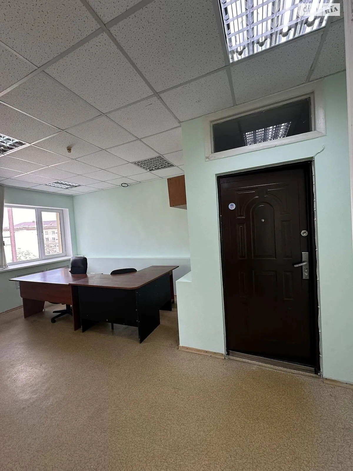 Здається в оренду офіс 42 кв. м в бізнес-центрі, цена: 10800 грн - фото 1