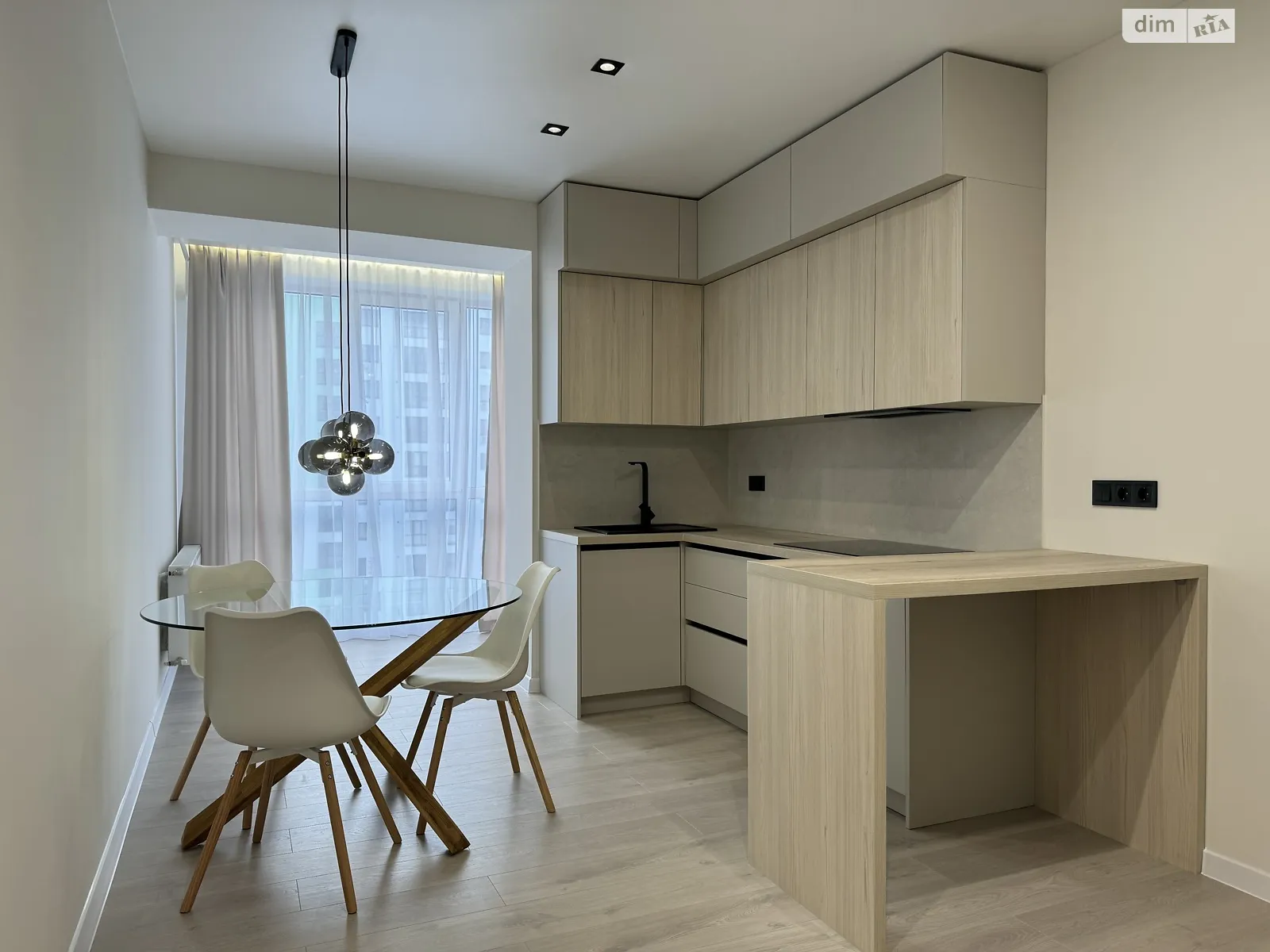 Продається 1-кімнатна квартира 47 кв. м у Рівному, вул. Студентська, 32 - фото 1