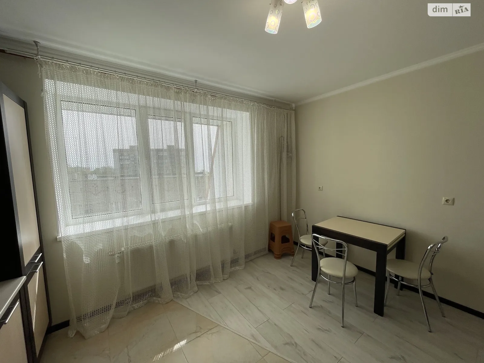 Продается 2-комнатная квартира 78 кв. м в Черноморске - фото 4