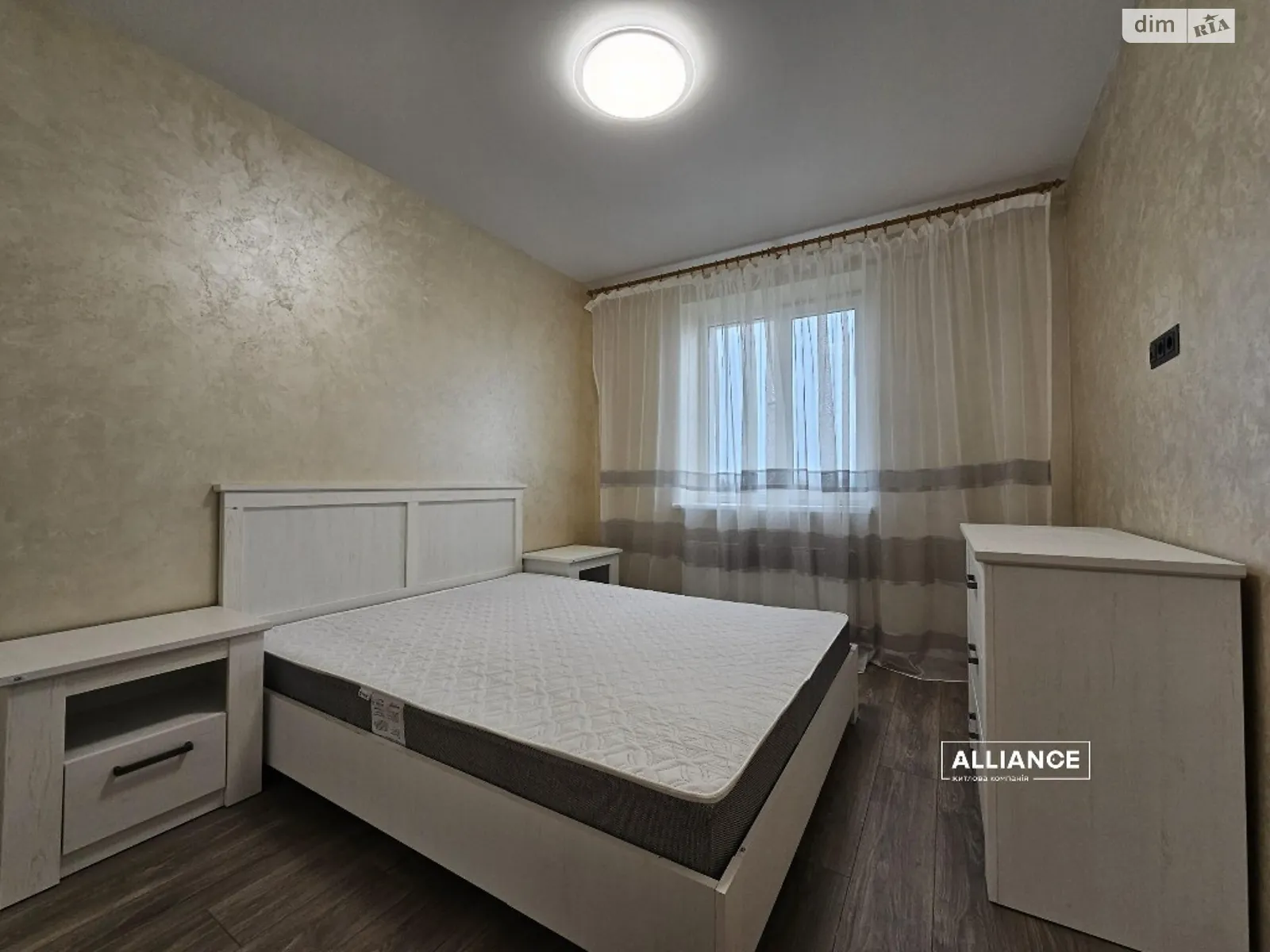 Продается 2-комнатная квартира 60 кв. м в Ивано-Франковске, цена: 71000 $