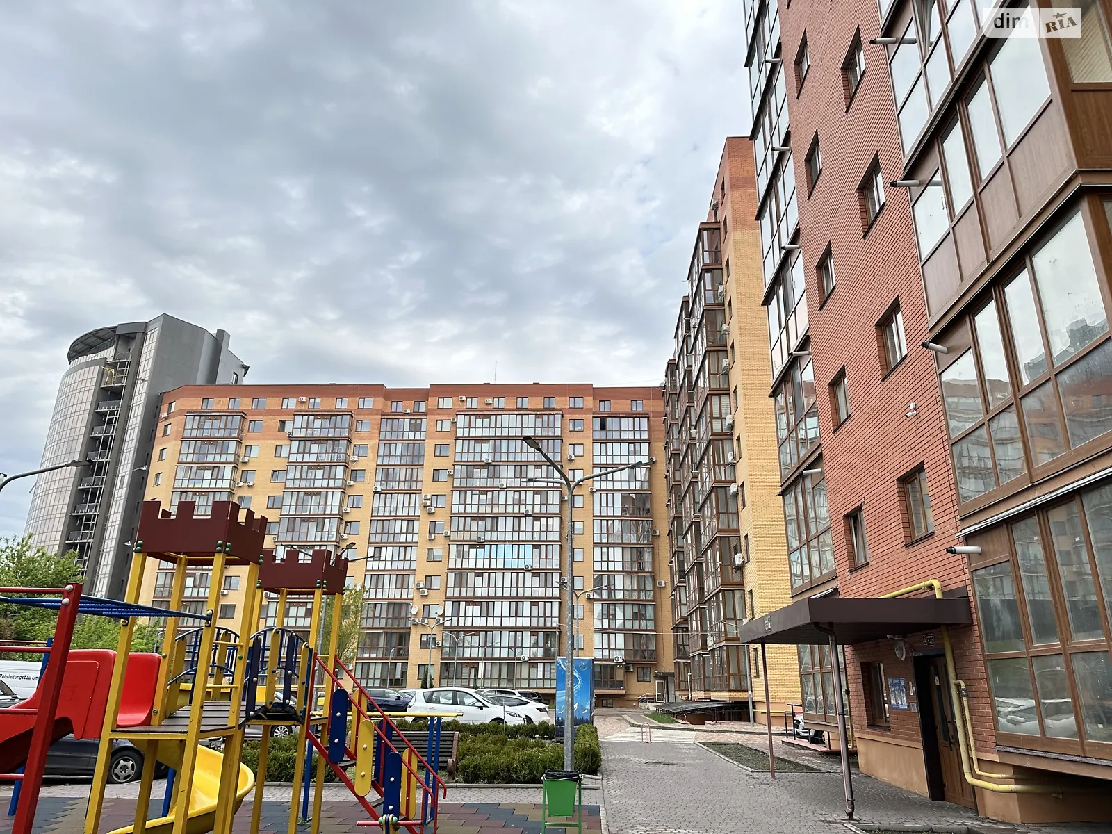 Продается 1-комнатная квартира 57 кв. м в Виннице, просп. Коцюбинского