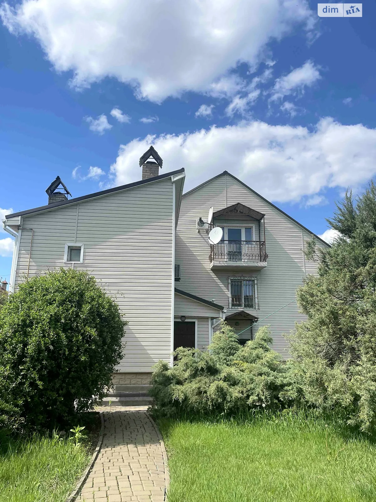 Продается дом на 3 этажа 289 кв. м с мансардой, цена: 150000 $ - фото 1