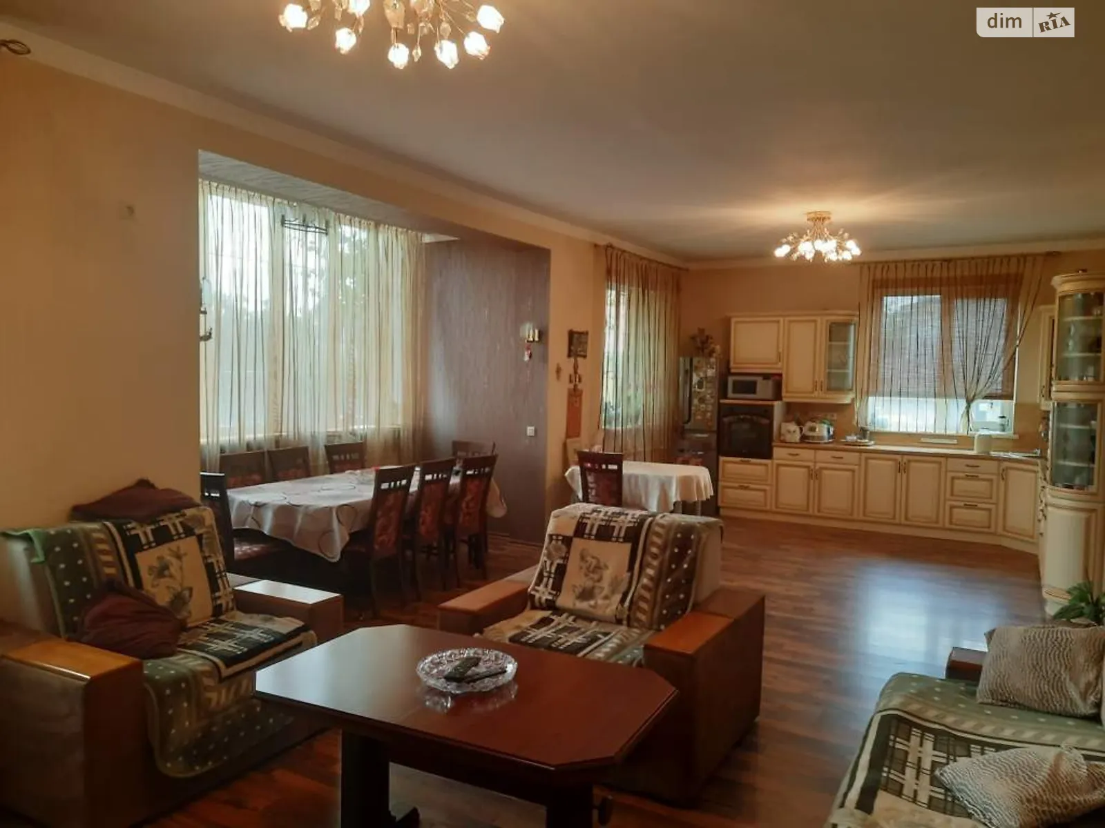 Продается дом на 2 этажа 297 кв. м с террасой, цена: 215000 $