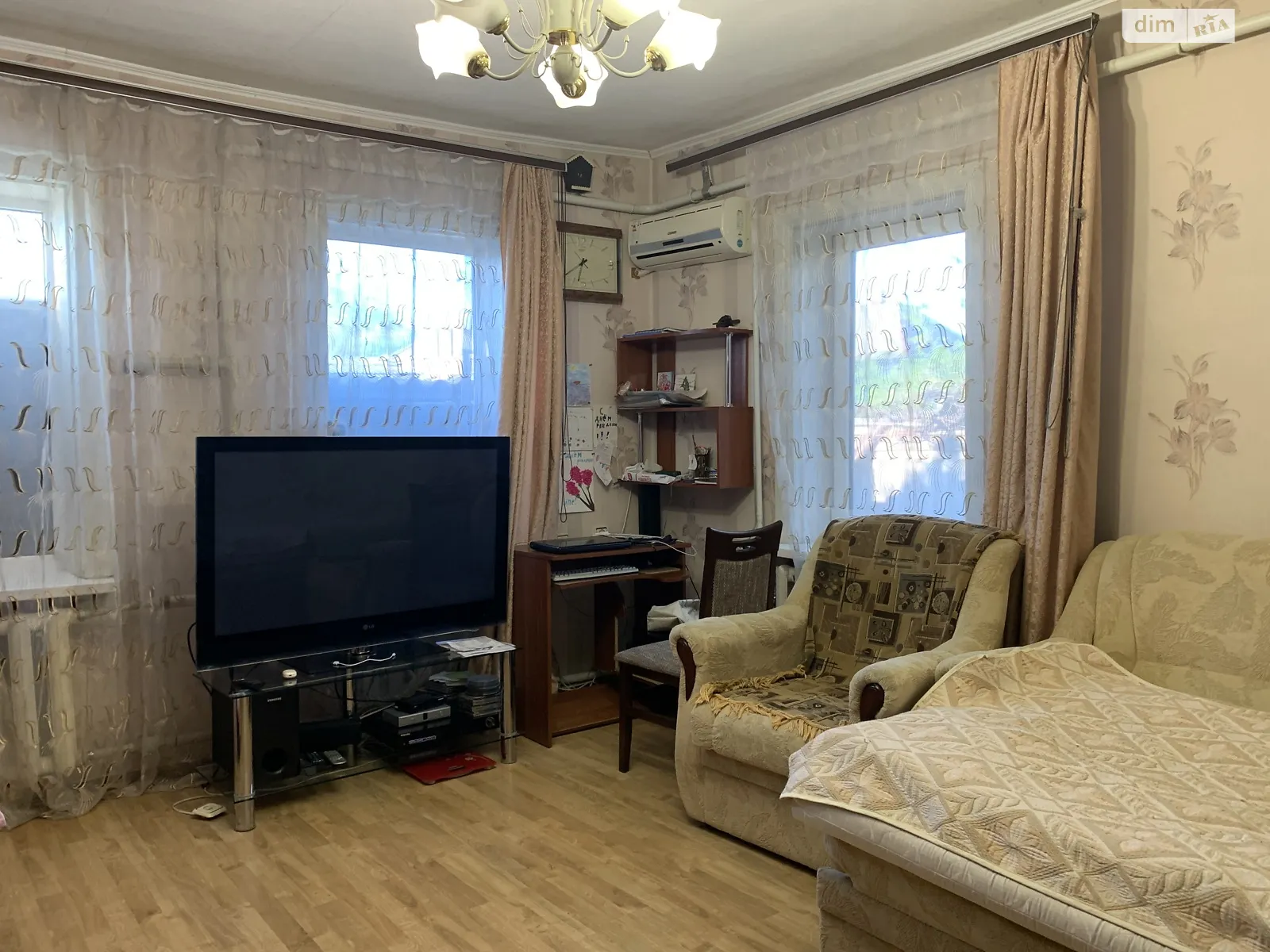 Продається частина будинку 70 кв. м з каміном, цена: 55000 $