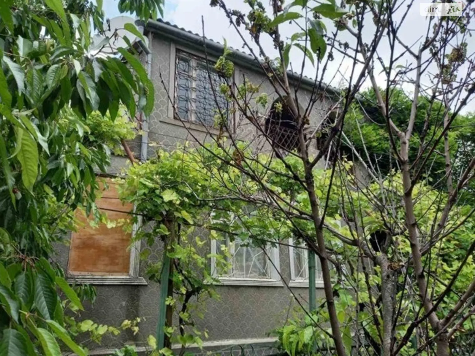 Продается дом на 2 этажа 180 кв. м с садом, цена: 20500 $ - фото 1