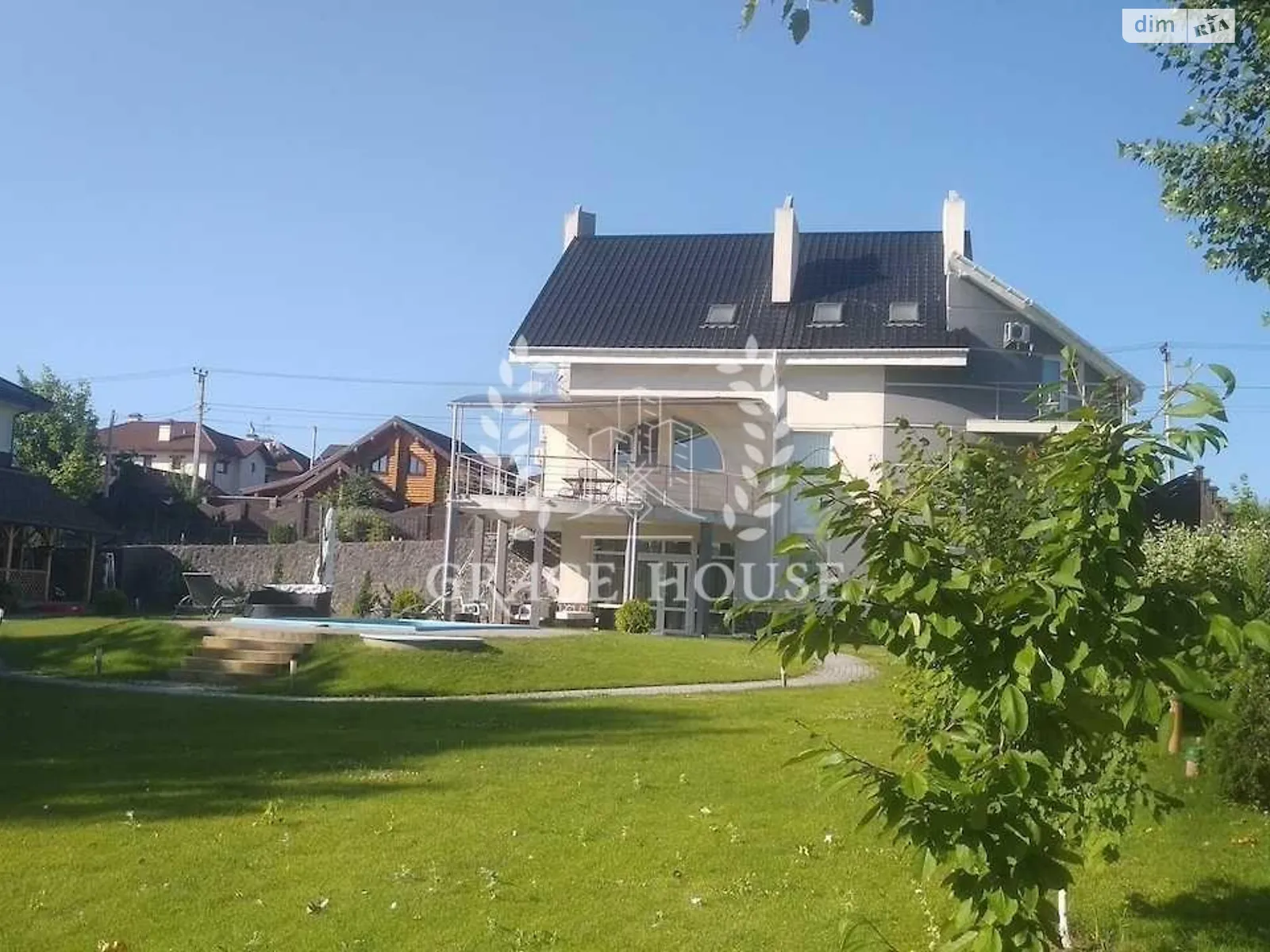 Сдается в аренду дом на 2 этажа 400 кв. м с гаражом, цена: 3000 $ - фото 1