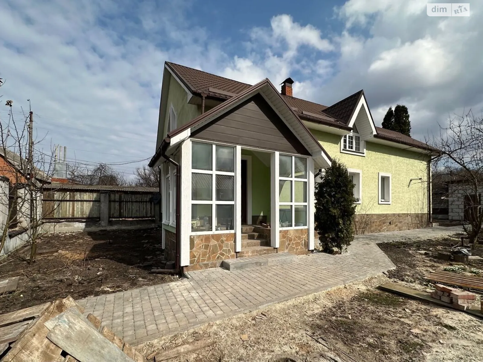 Продается дом на 2 этажа 199 кв. м с камином, цена: 97000 $