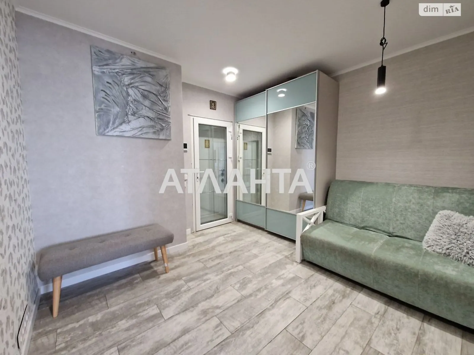 Продается 1-комнатная квартира 54 кв. м в Киеве, ул. Сергeя Данченко - фото 1