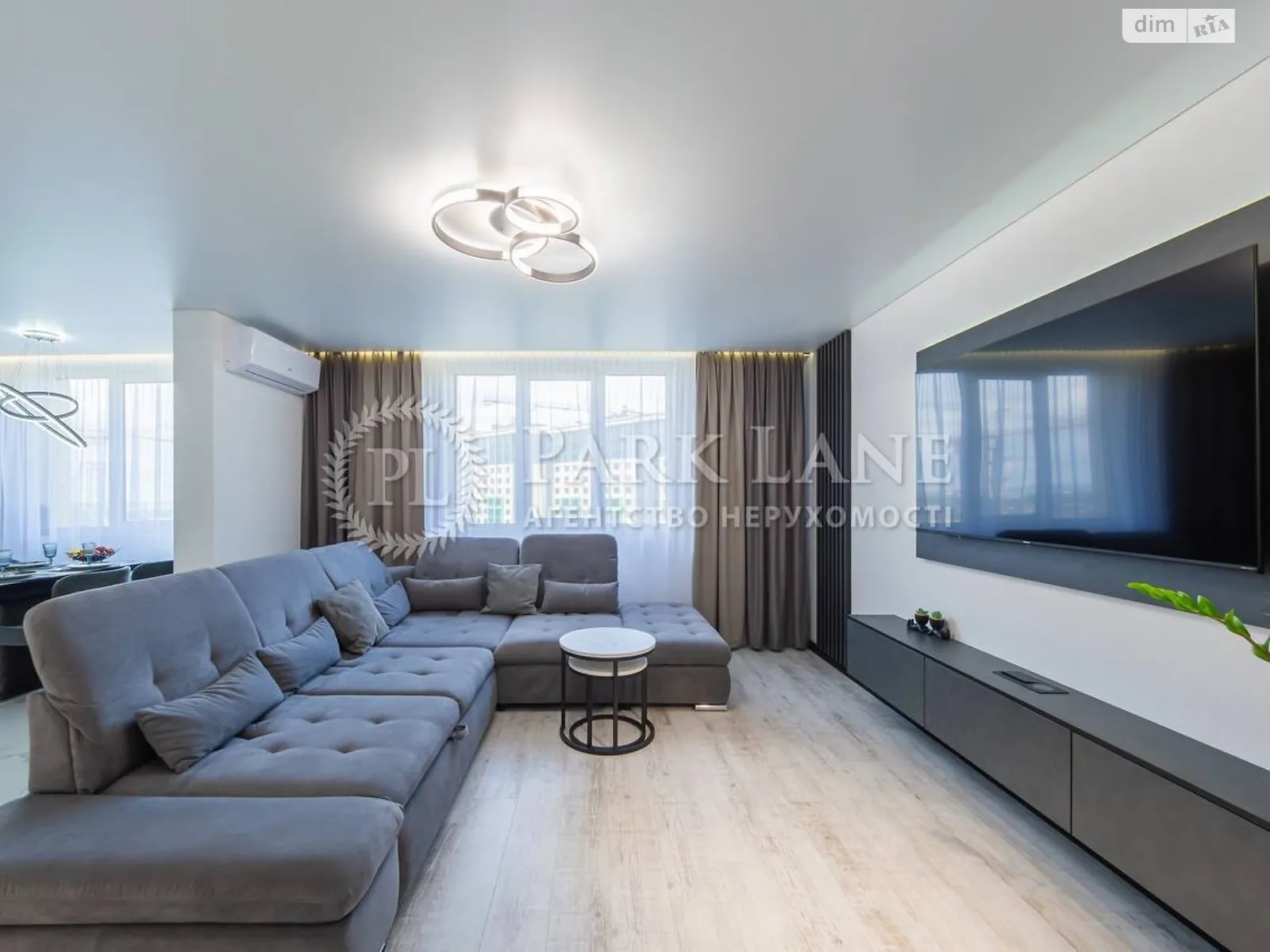 Продается 3-комнатная квартира 100 кв. м в Киеве, ул. Михаила Максимовича, 32А