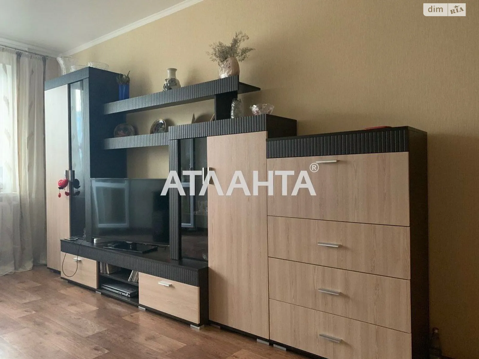 Продается 3-комнатная квартира 67 кв. м в Одессе - фото 1