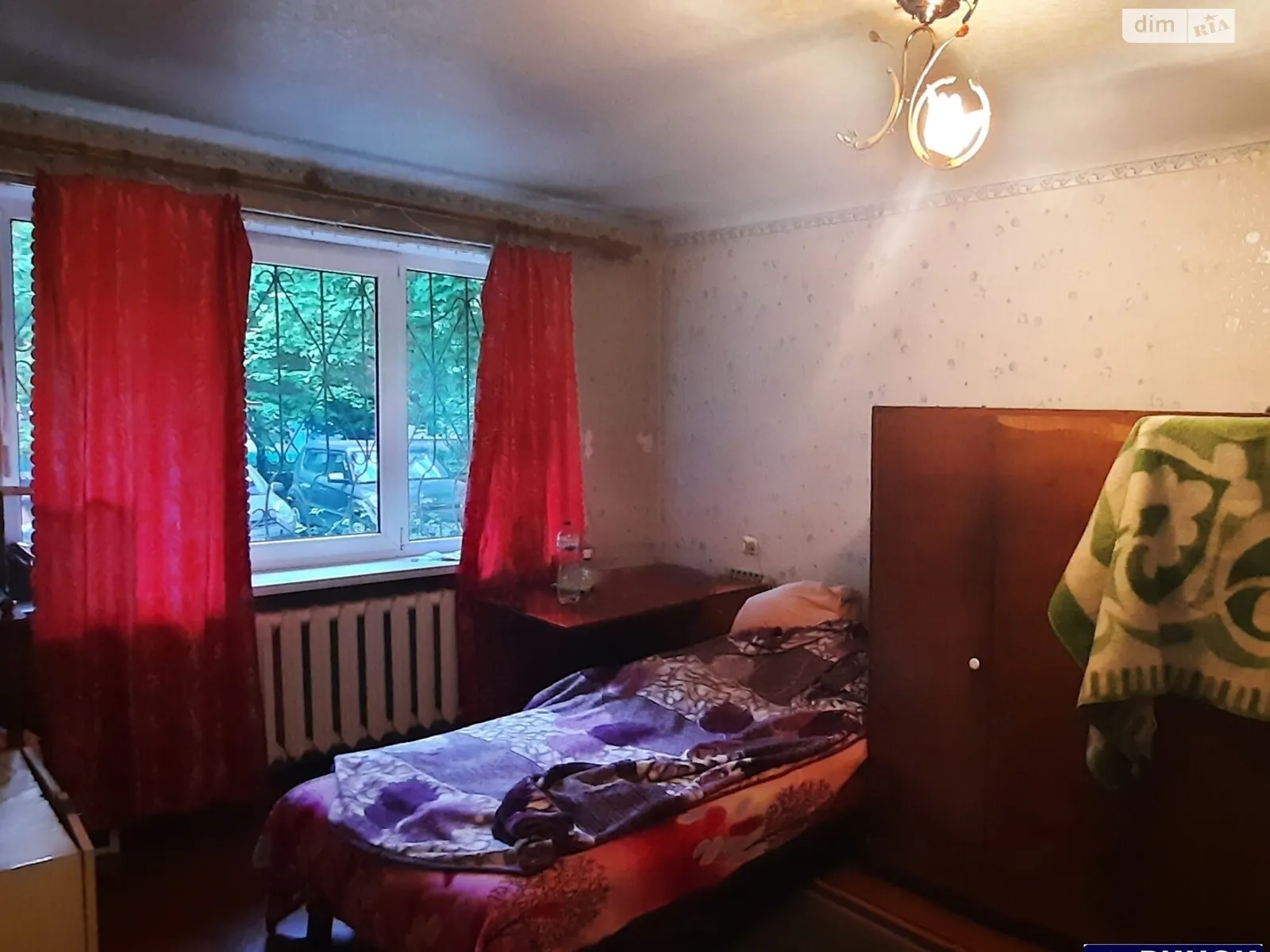 Продається 2-кімнатна квартира 42 кв. м у Полтаві, вул. Ватутіна