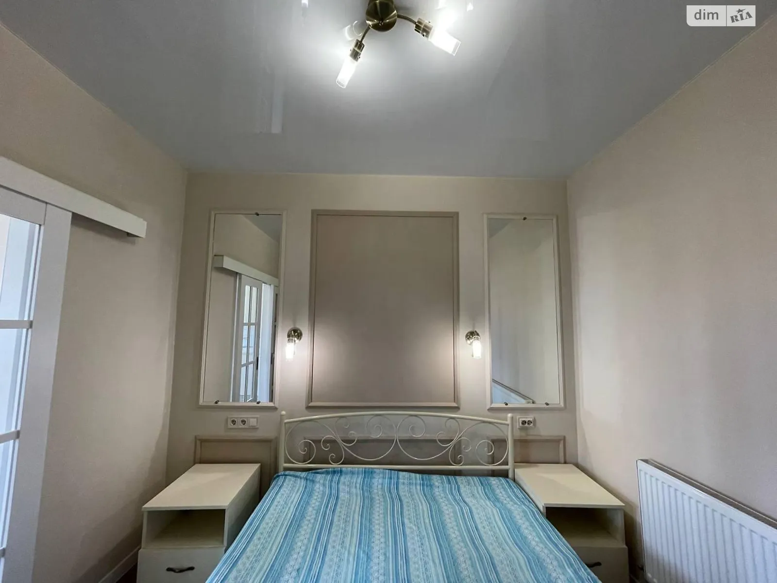 Продается 1-комнатная квартира 45 кв. м в Ивано-Франковске, ул. Высочана Семена