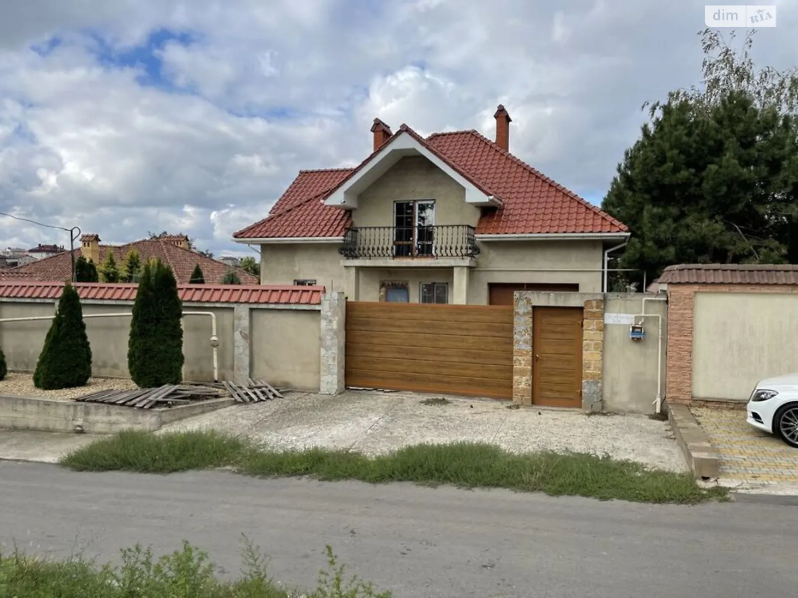 Продается дом на 2 этажа 400 кв. м с мансардой, цена: 550000 $ - фото 1