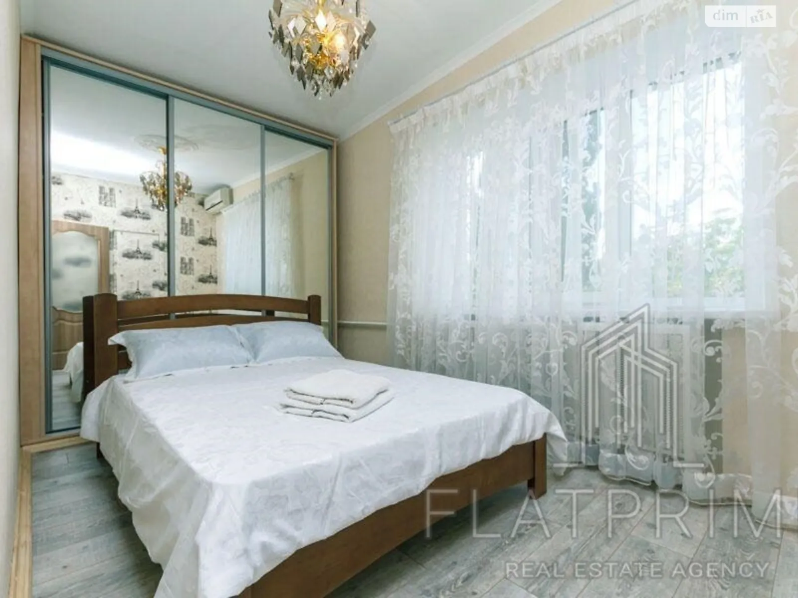 Продается 2-комнатная квартира 50 кв. м в Киеве, ул. Кирилло-Мефодиевская, 7