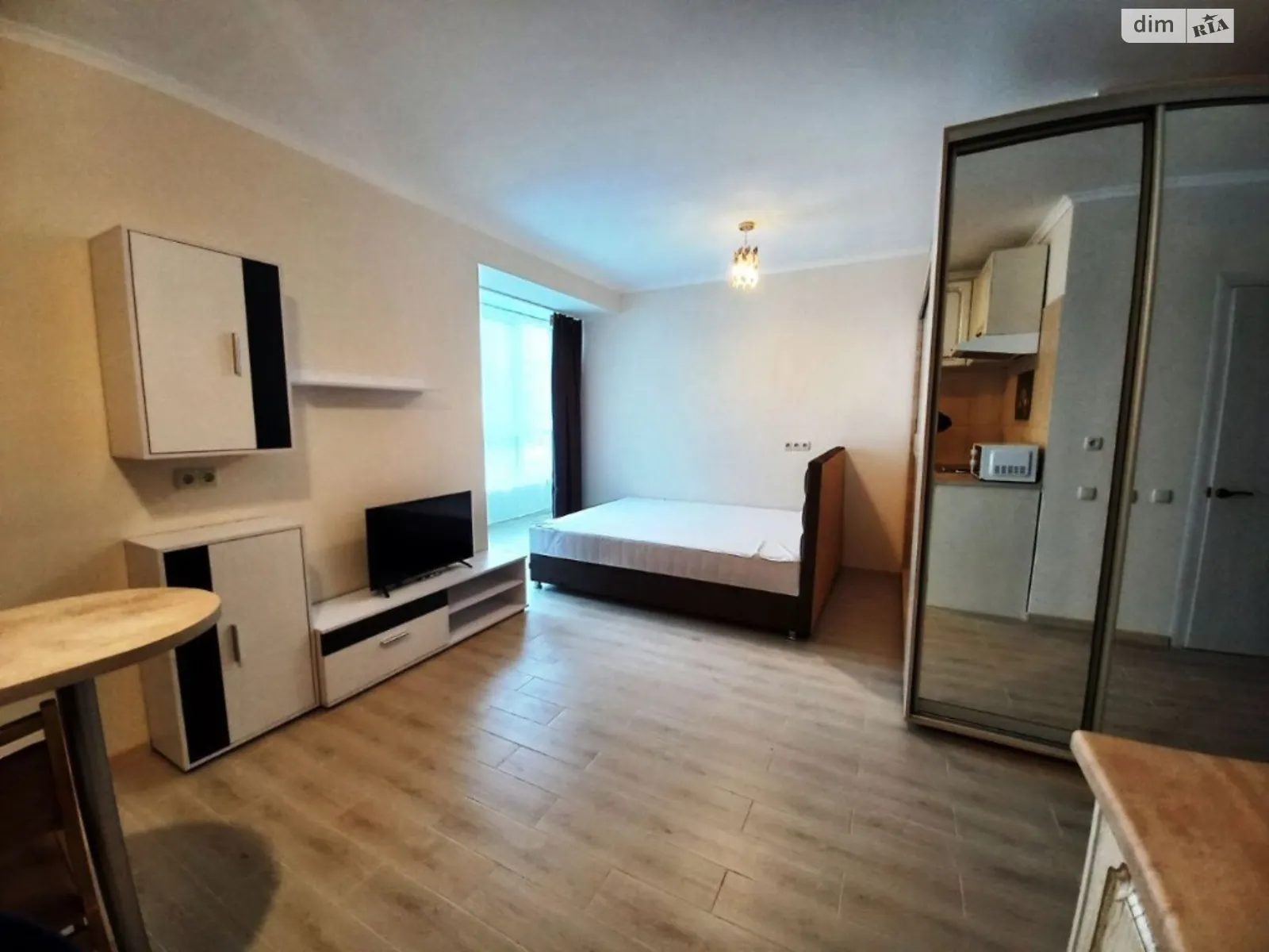 Продается 1-комнатная квартира 42 кв. м в Днепре, цена: 38500 $