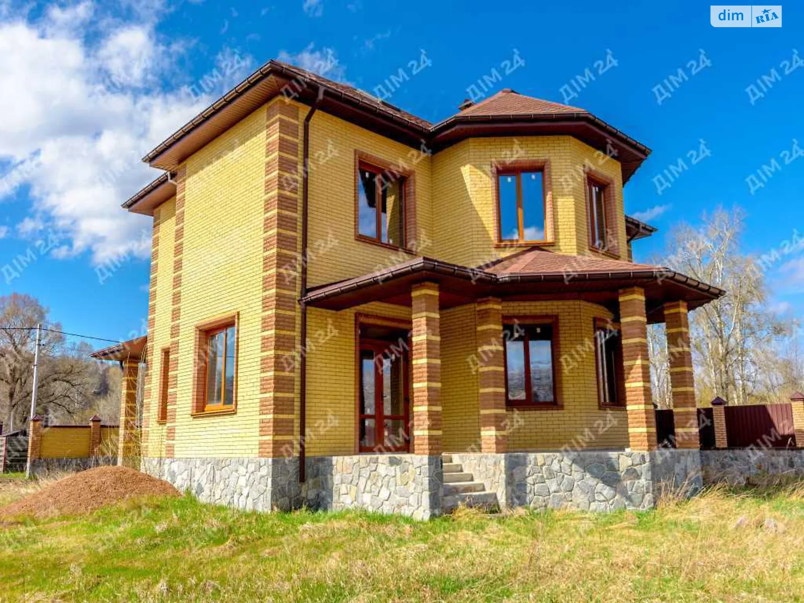 Продается дом на 2 этажа 227 кв. м с верандой, цена: 88000 $ - фото 1