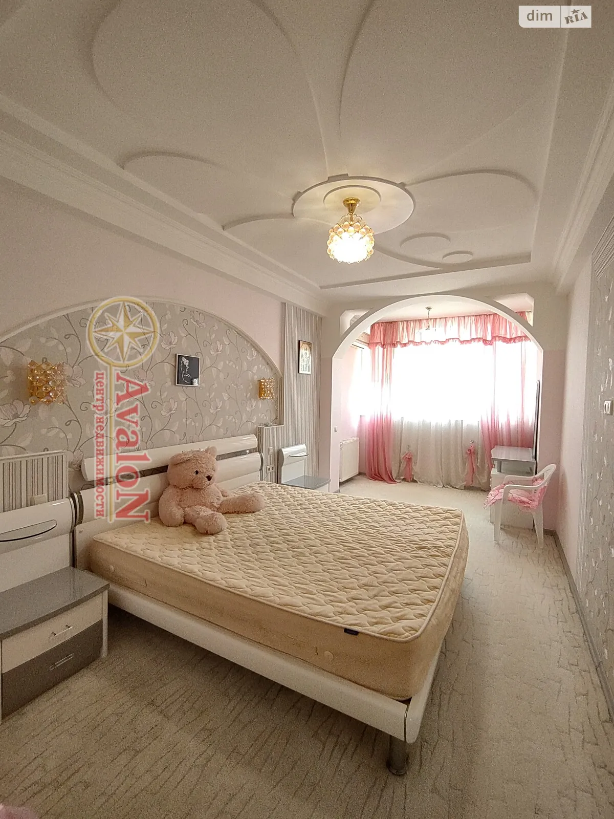 Продается 3-комнатная квартира 93 кв. м в Одессе, ул. Академика Сахарова, 36 - фото 1