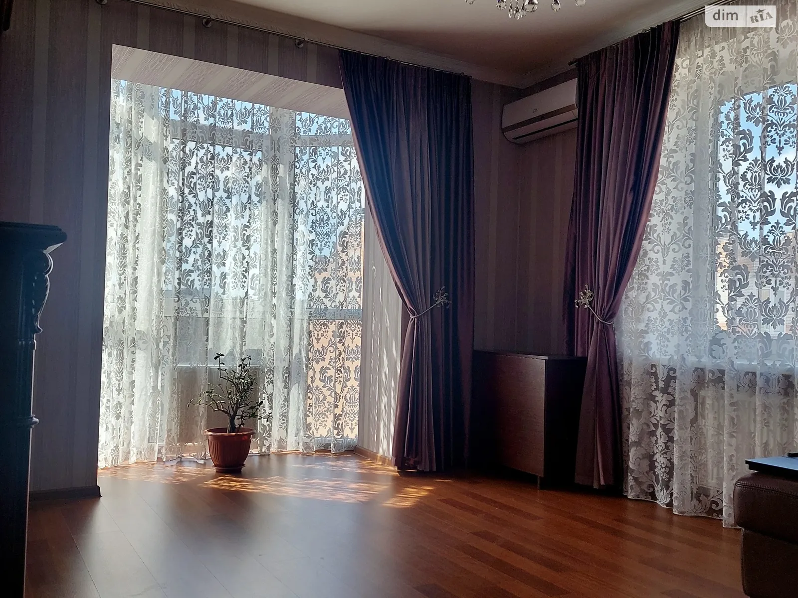 Продается 2-комнатная квартира 56.2 кв. м в Ирпене, ул. Карла Маркса - фото 1