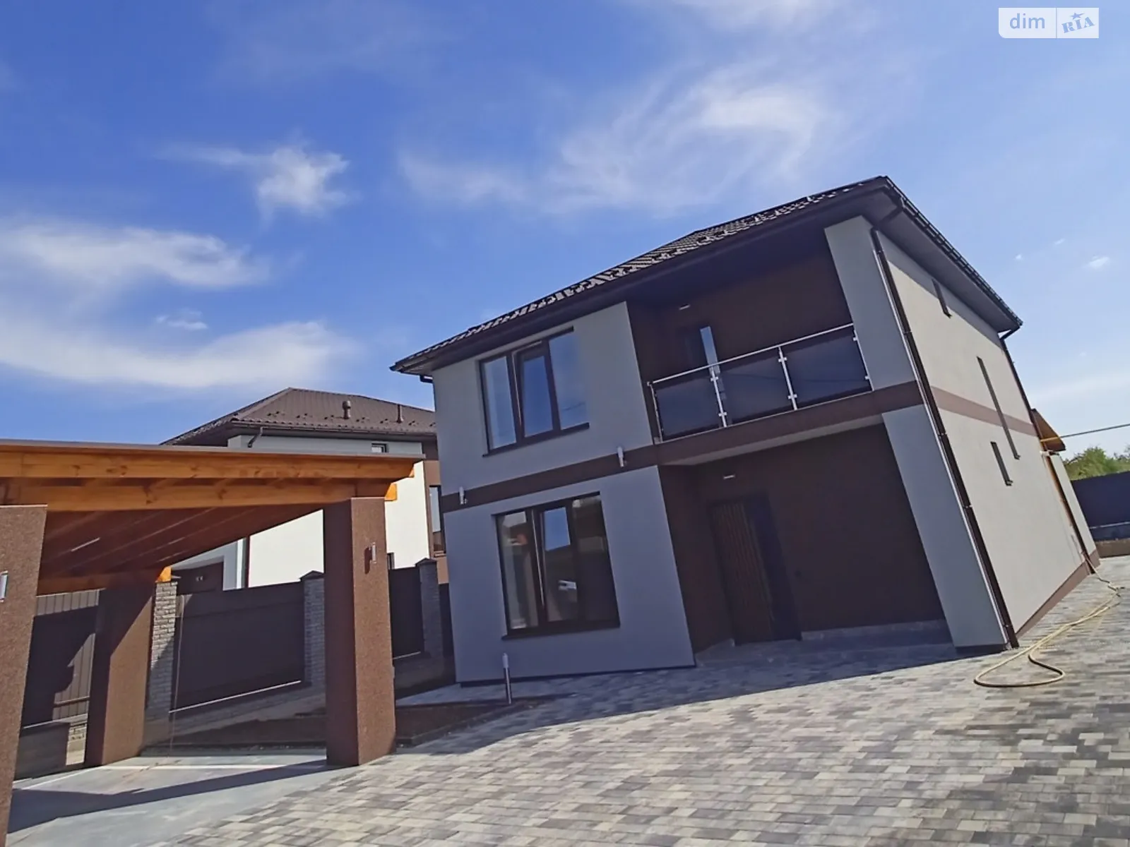 Продается дом на 2 этажа 160 кв. м с верандой, цена: 160000 $ - фото 1