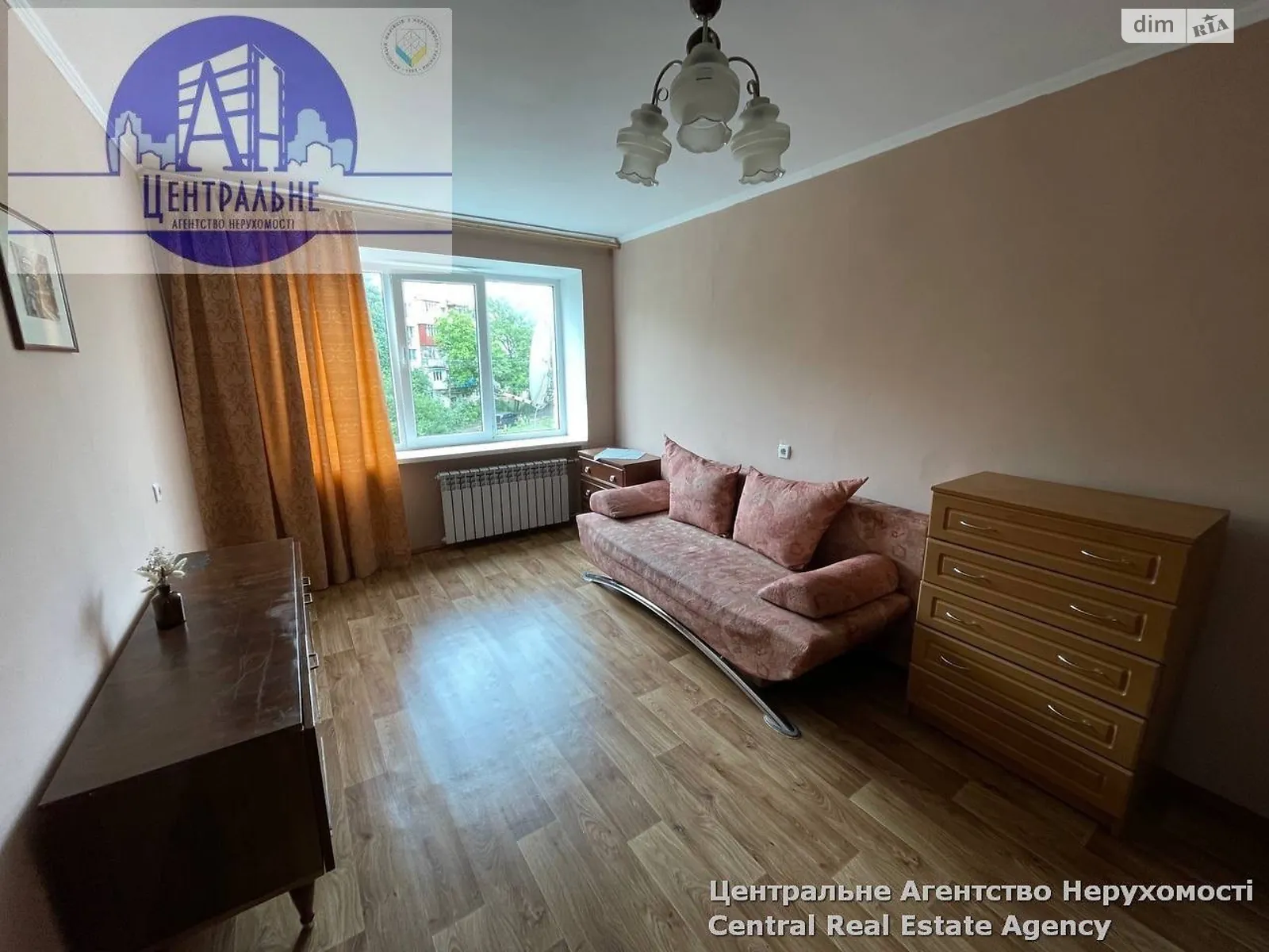 Сдается в аренду 1-комнатная квартира 35 кв. м в Черновцах, цена: 220 $