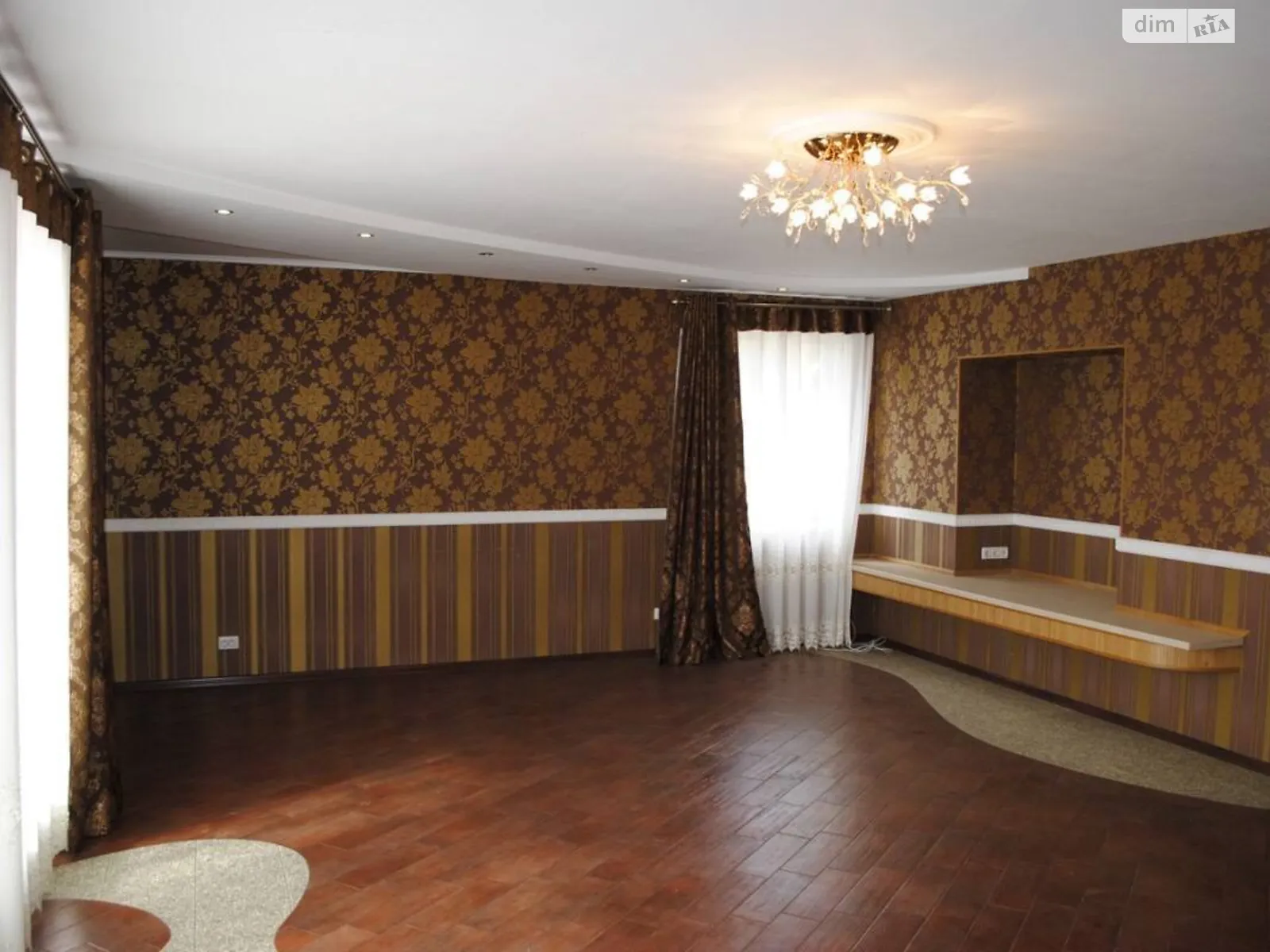 Продається 7-кімнатна квартира 218 кв. м у Хмельницькому, вул. Залізняка Максима, 4/2 - фото 1