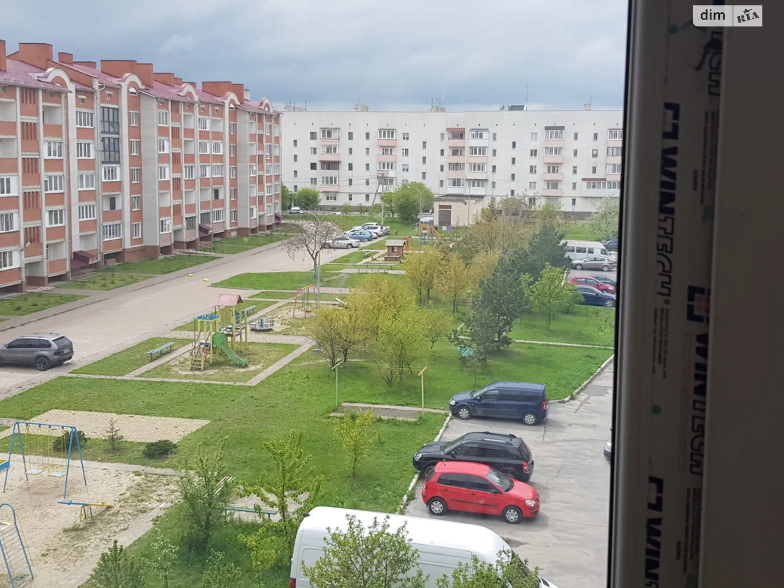 Продается 3-комнатная квартира 104 кв. м в Черткове, ул. Сичинского, 9А - фото 1