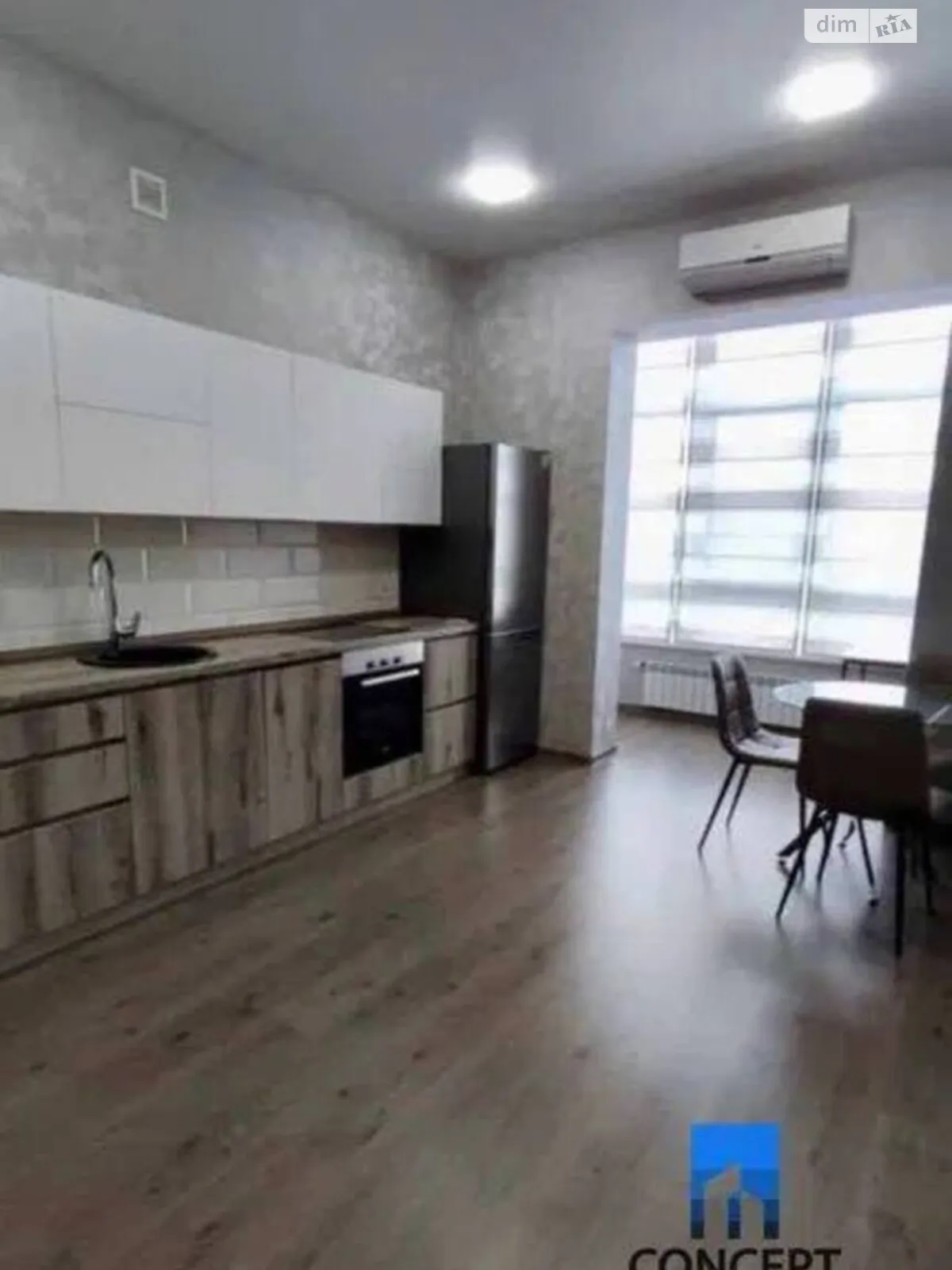 Продается 1-комнатная квартира 48 кв. м в Днепре, ул. Подолинского Сергея