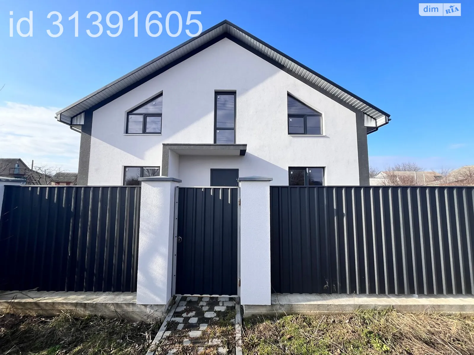 Продается дом на 2 этажа 165 кв. м с камином, цена: 97000 $ - фото 1