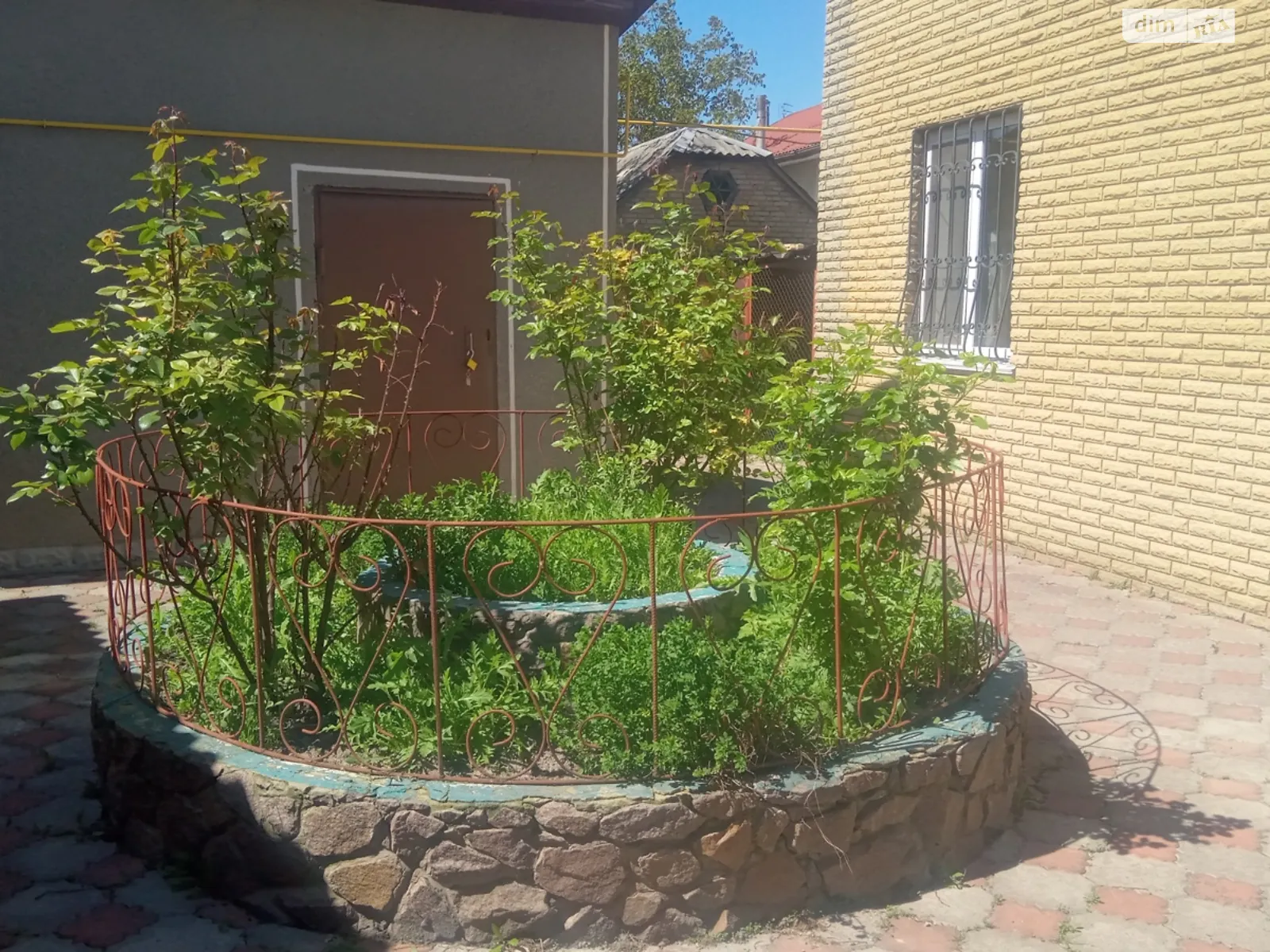 Продается дом на 2 этажа 300 кв. м с гаражом, цена: 350000 $ - фото 1