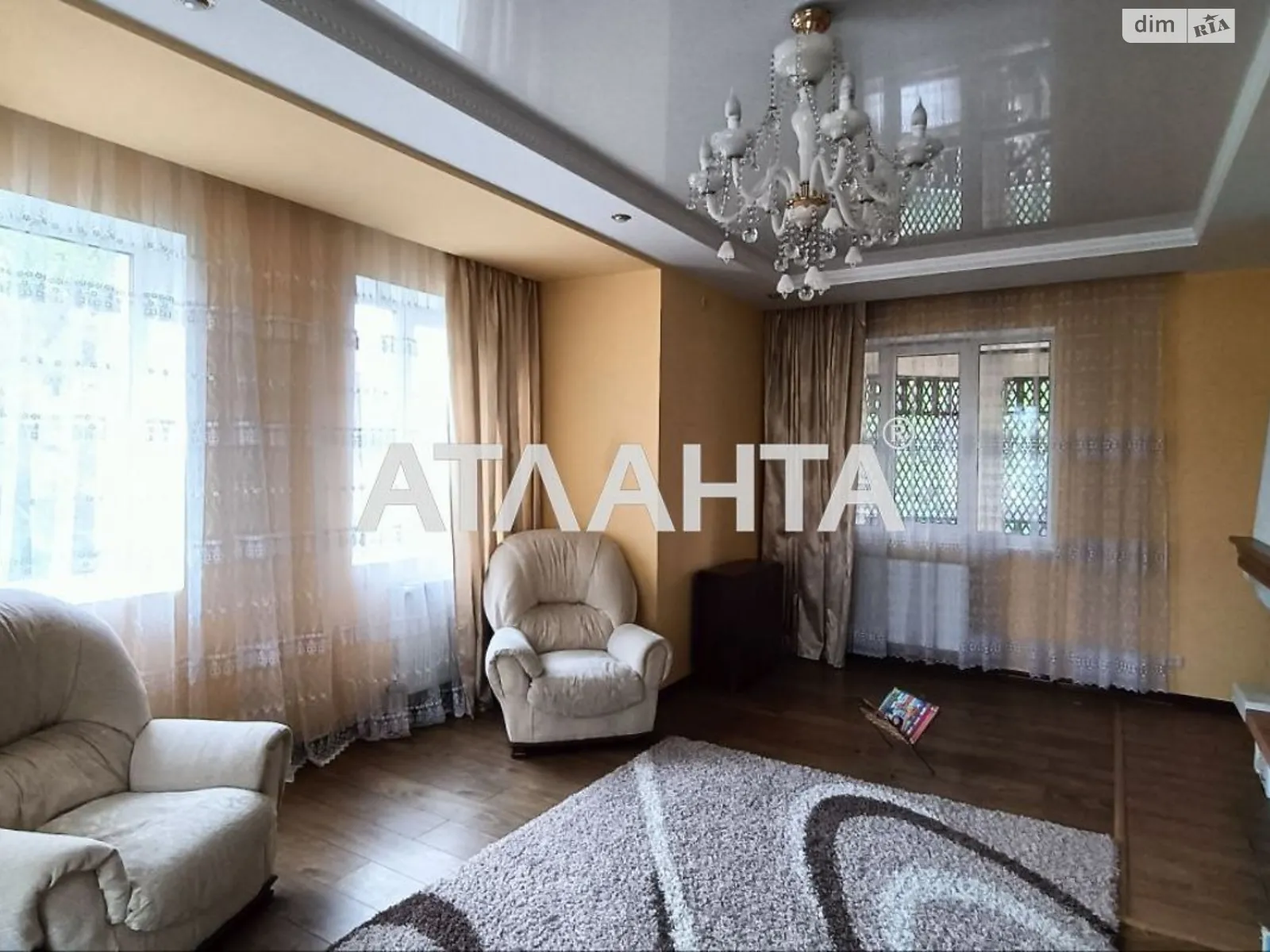 Сдается в аренду дом на 2 этажа 275 кв. м с террасой, цена: 914 $