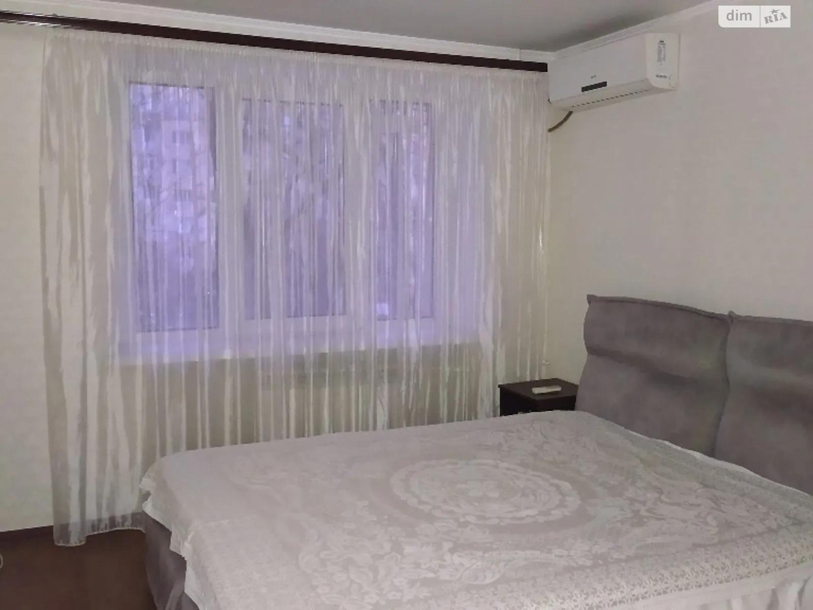Продается 2-комнатная квартира 45 кв. м в Одессе, просп. Добровольского