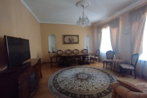 Сниму частный дом в Одессе долгосрочно