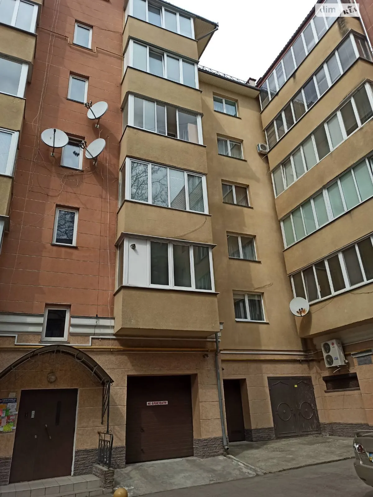 Продается 3-комнатная квартира 123 кв. м в Ивано-Франковске, ул. Галицкая - фото 1