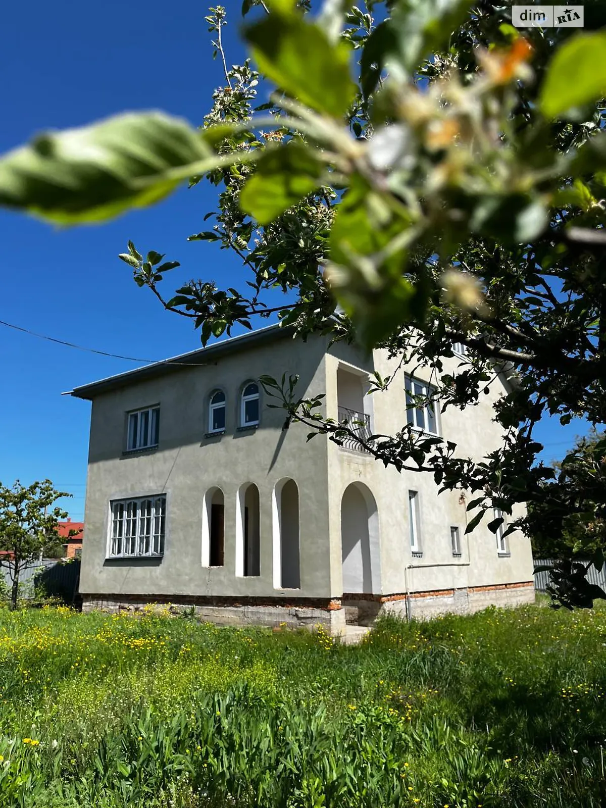 Продається будинок 2 поверховий 195 кв. м з каміном, цена: 77000 €