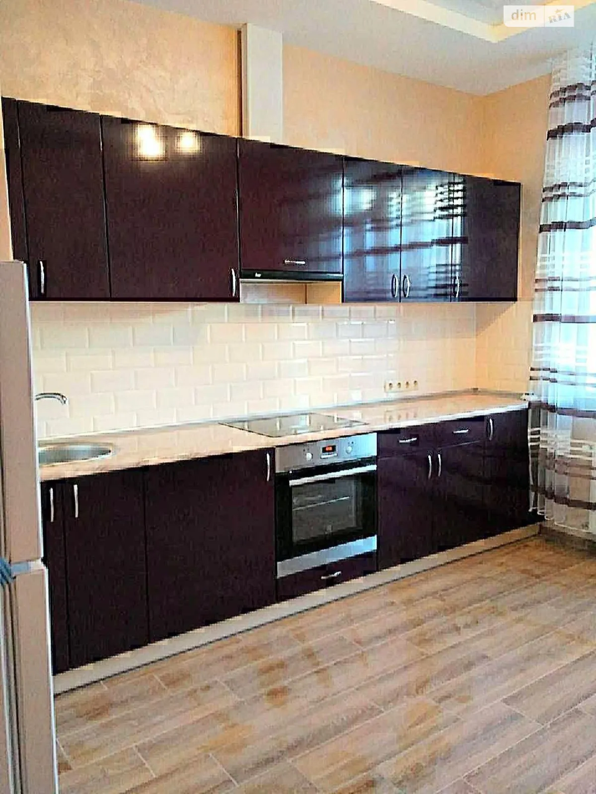 Продается 1-комнатная квартира 42 кв. м в Одессе, ул. Люстдорфская дорога, 90 - фото 1