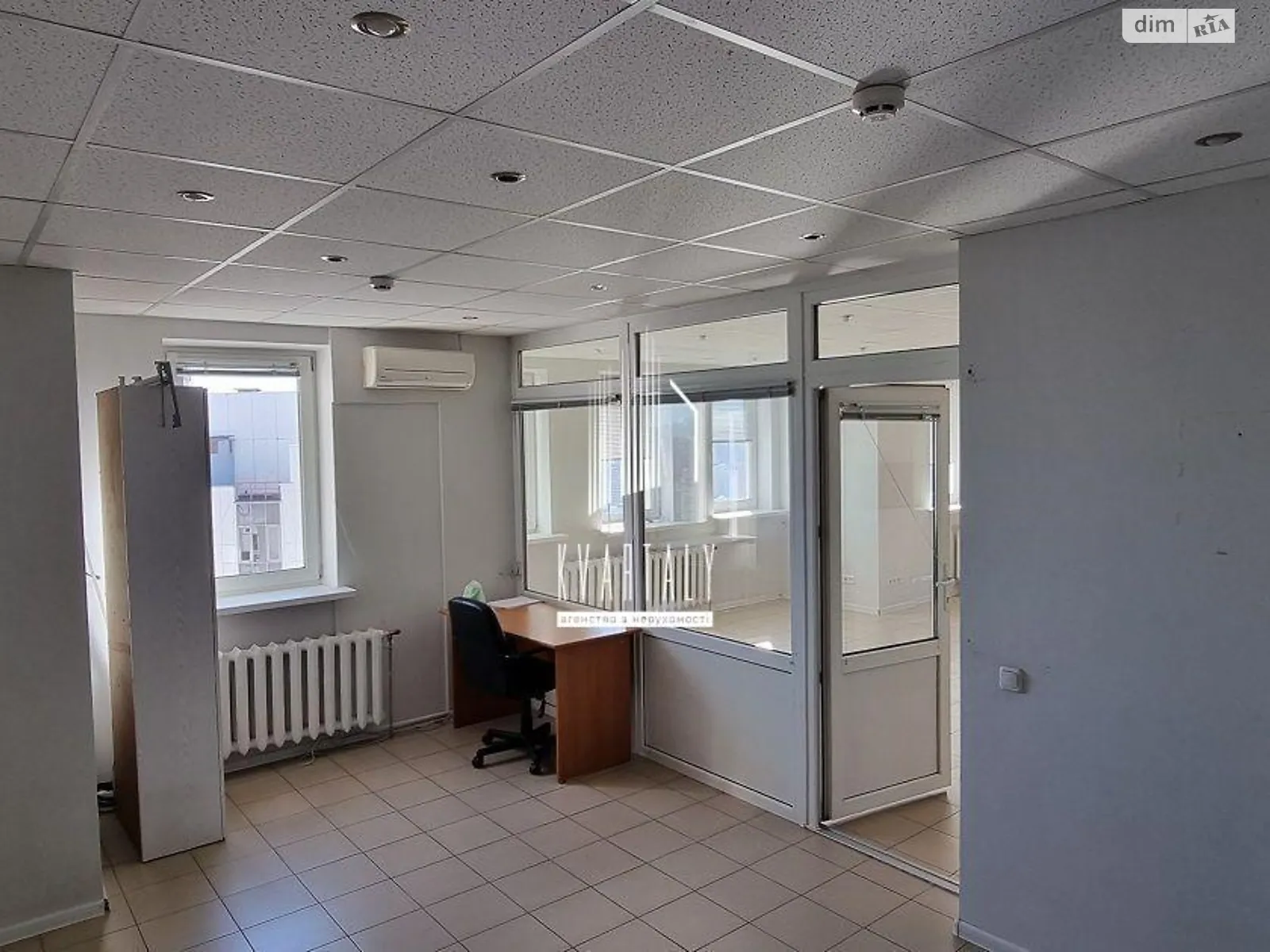 Продается офис 104 кв. м в бизнес-центре - фото 3