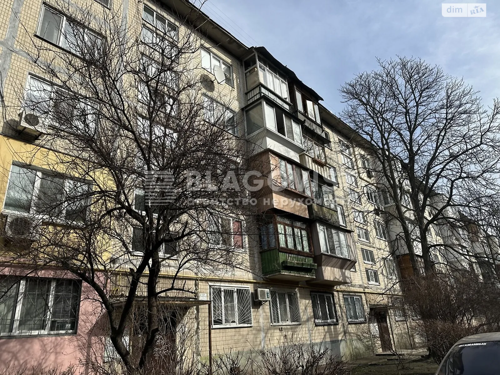 Продается 3-комнатная квартира 60 кв. м в Киеве, ул. Пражская, 28