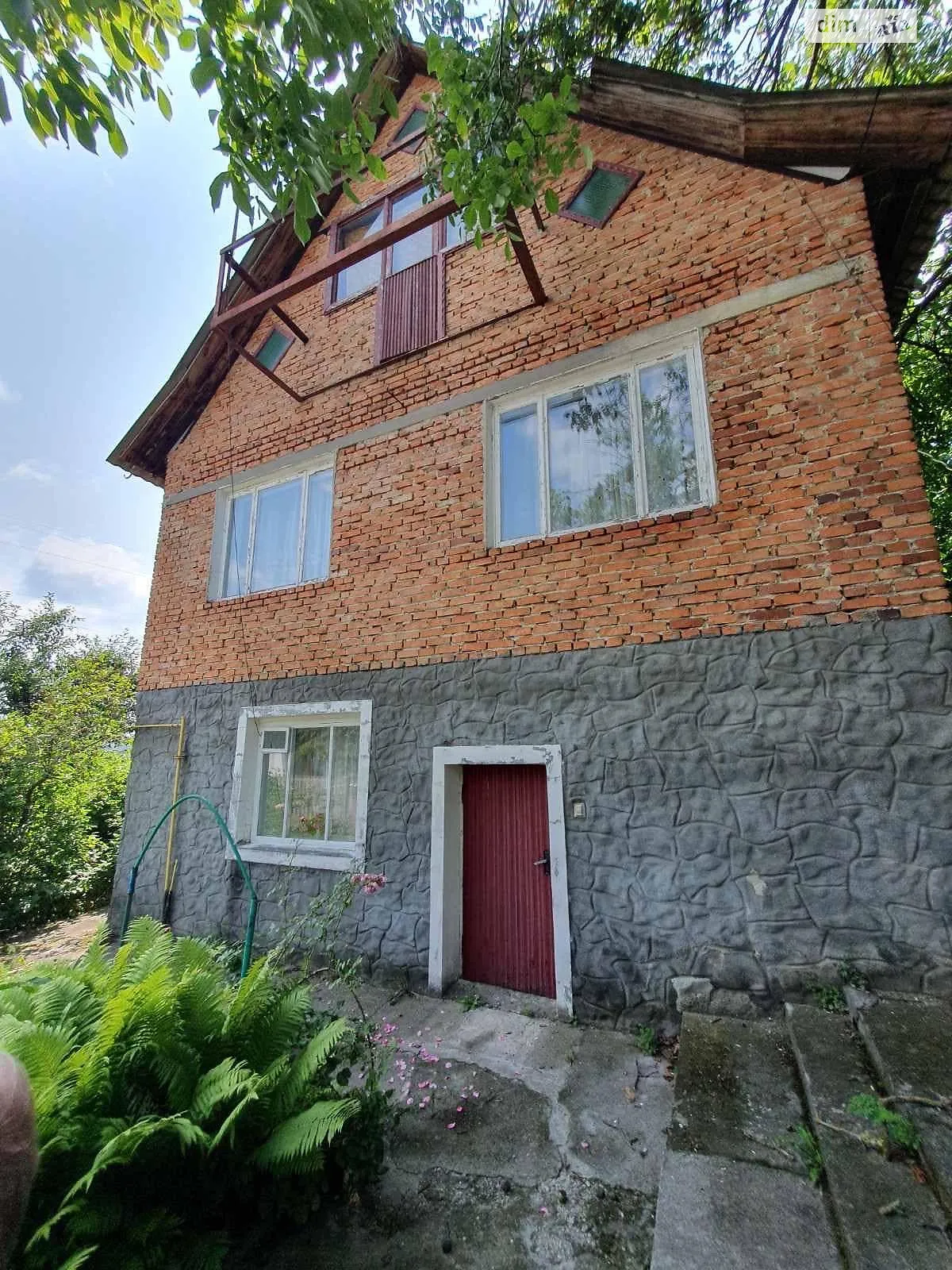 Продается дом на 2 этажа 121 кв. м с камином, цена: 25000 $