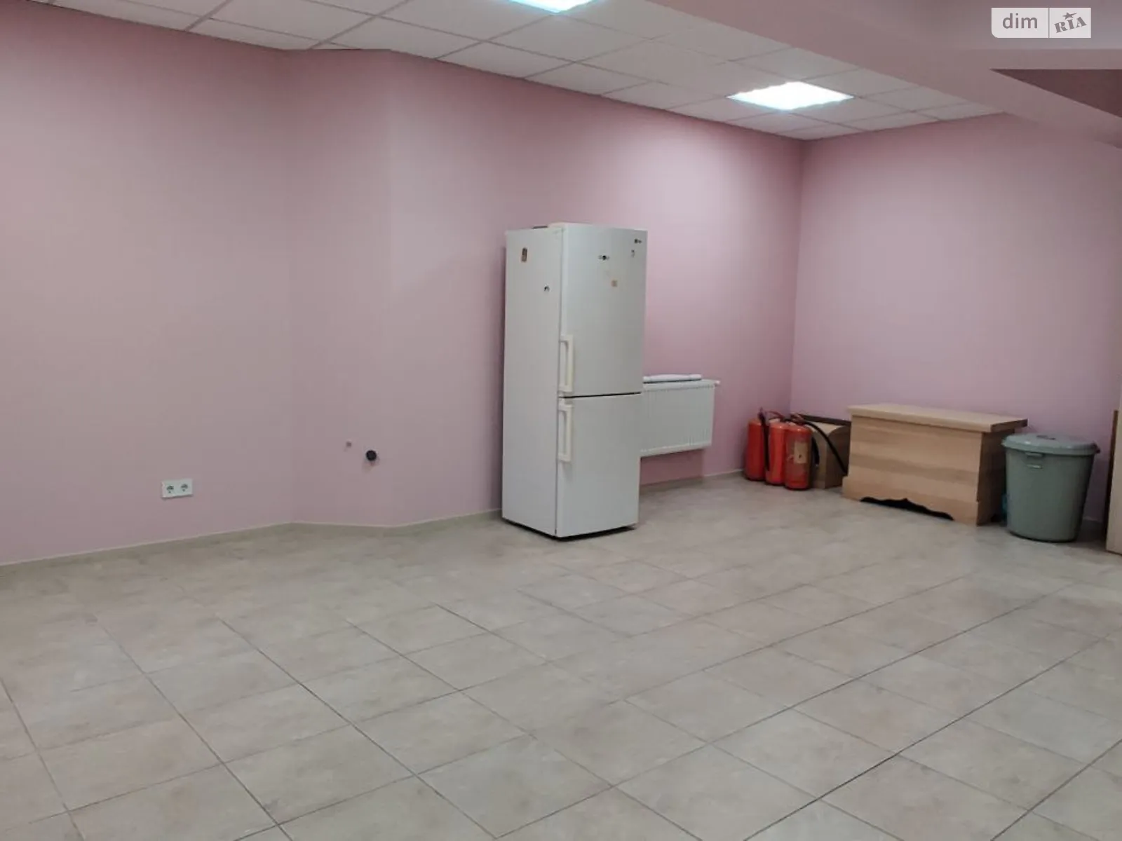 Продається офіс 60 кв. м в бізнес-центрі, цена: 32000 $