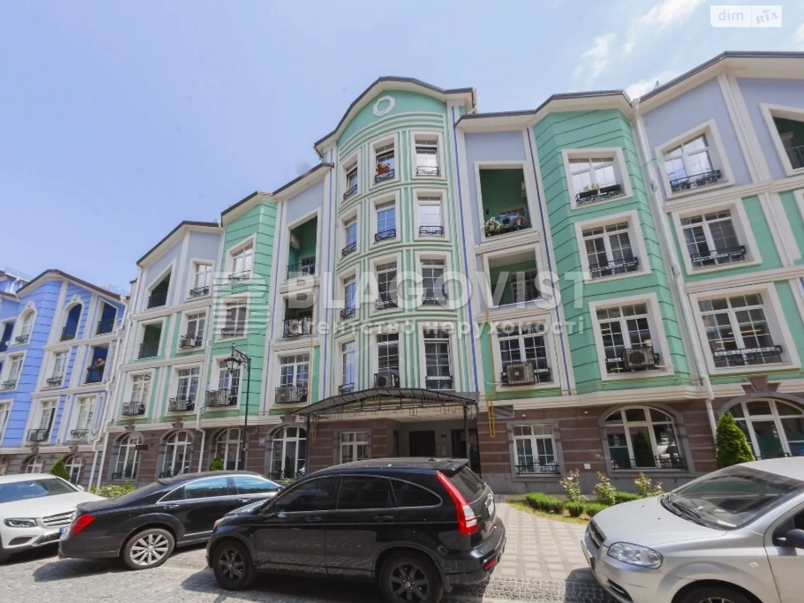 Продается 2-комнатная квартира 74 кв. м в Киеве, ул. Дегтярная, 8