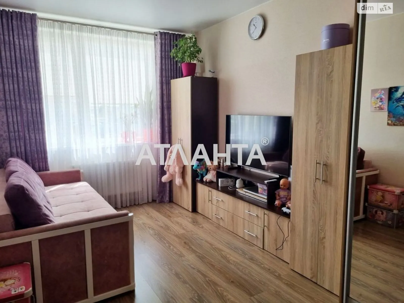 Продается 1-комнатная квартира 33 кв. м в Авангарде, ул. Торговая, 17